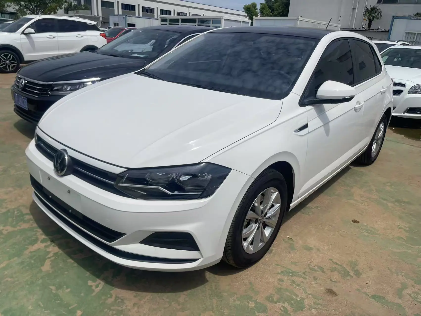 Volkswagen Polo  из Китая