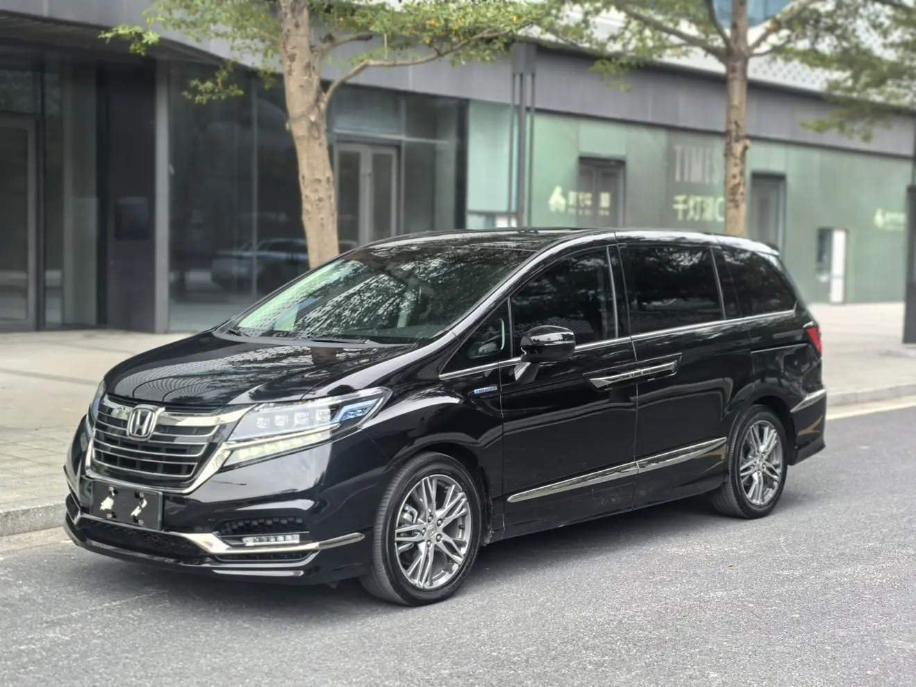 Honda Elysion (Alison)  из Китая