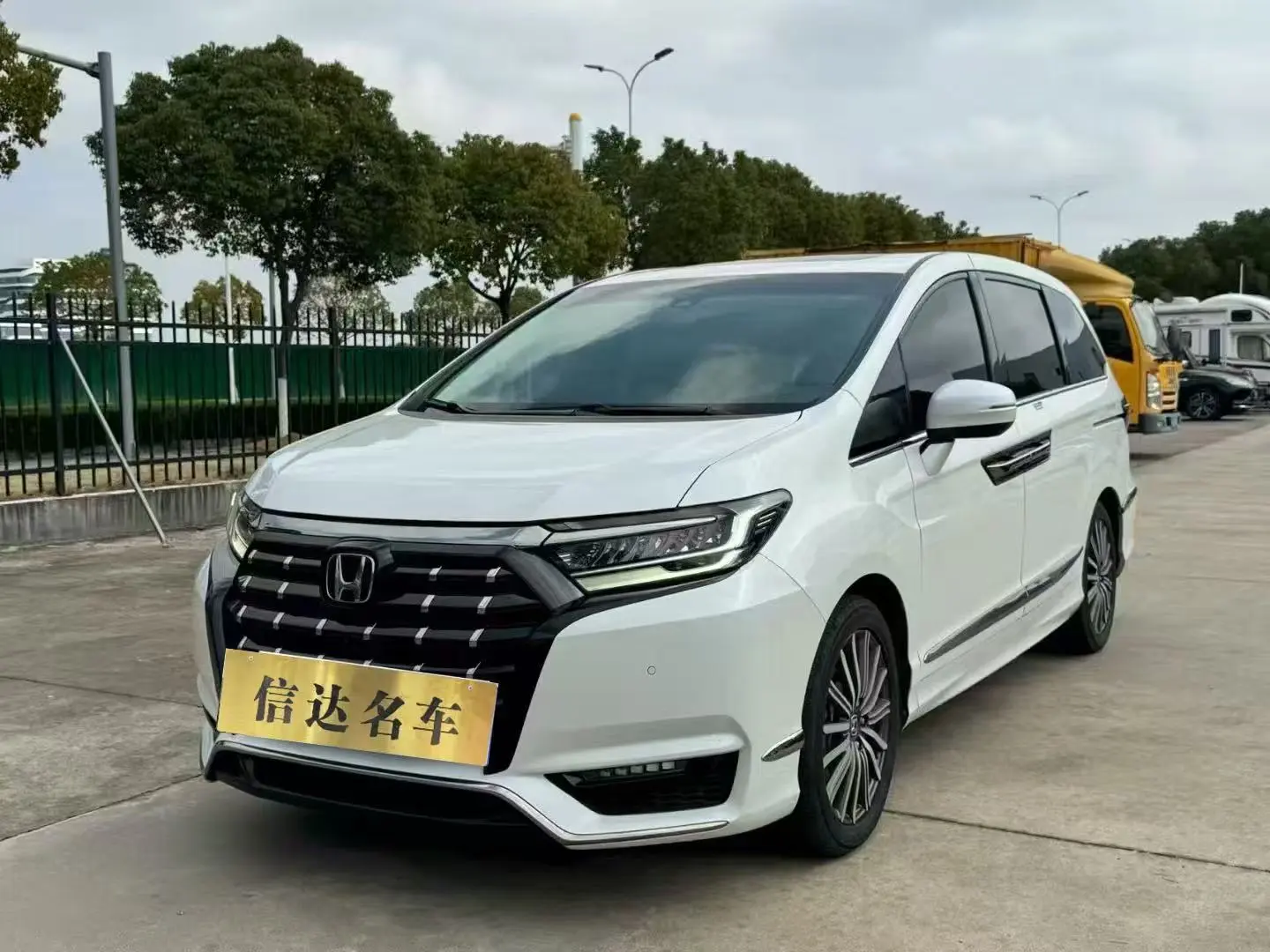 Honda Elysion (Alison)  из Китая