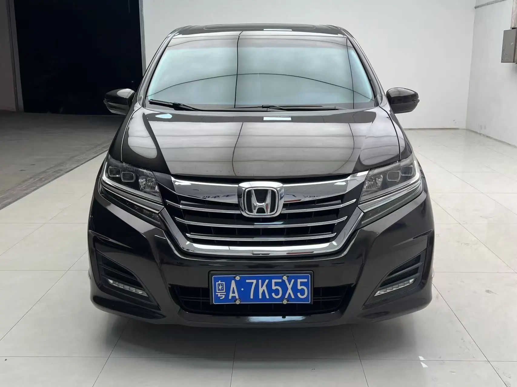 Honda Elysion (Alison)  из Китая