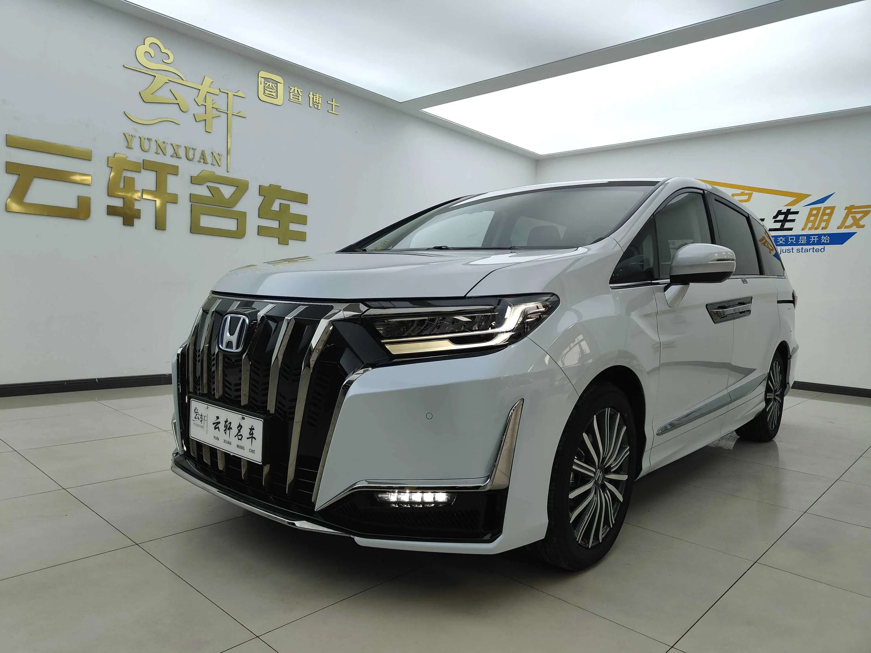 Honda Elysion (Alison)  из Китая