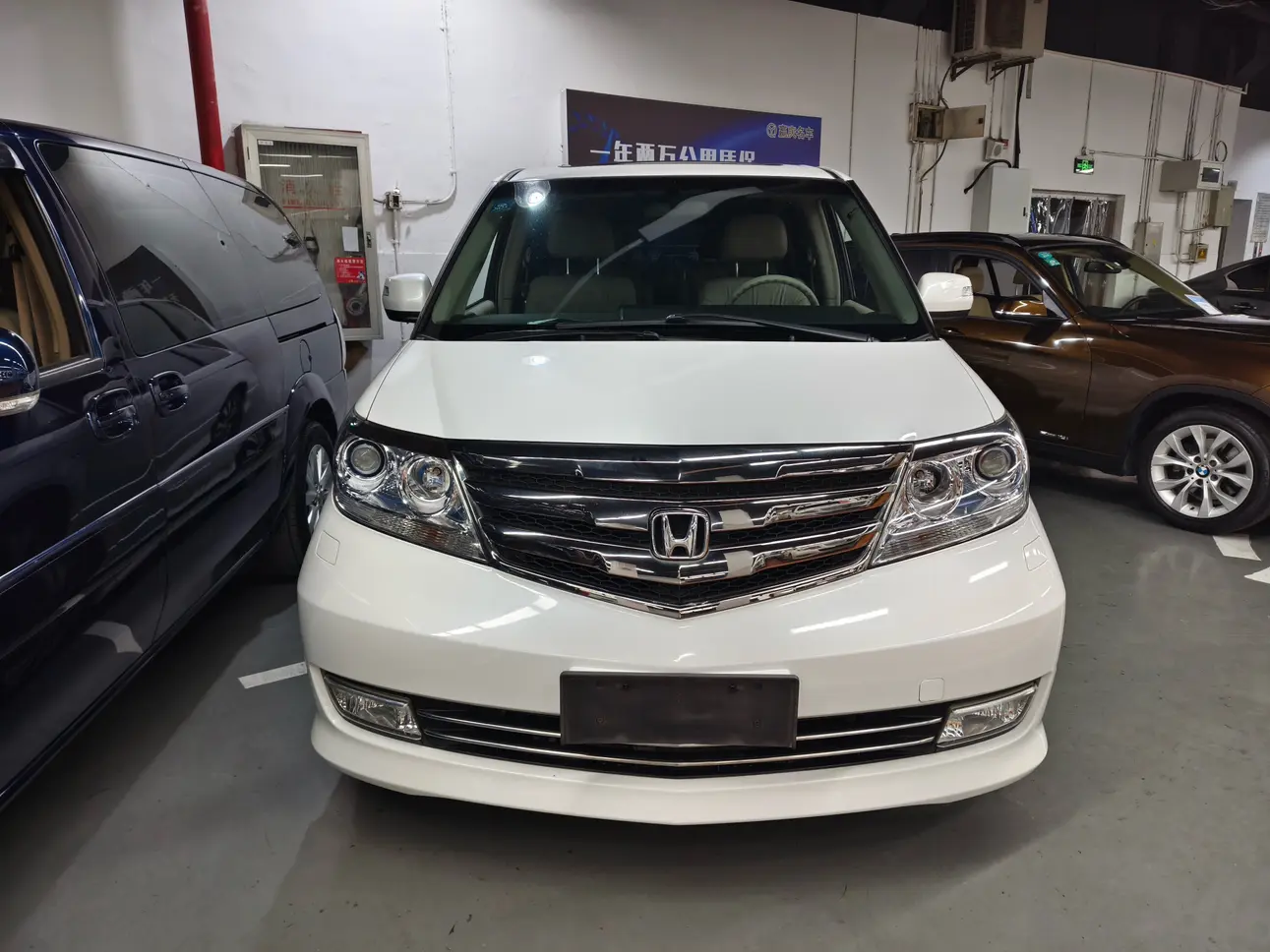 Honda Elysion (Alison)  из Китая