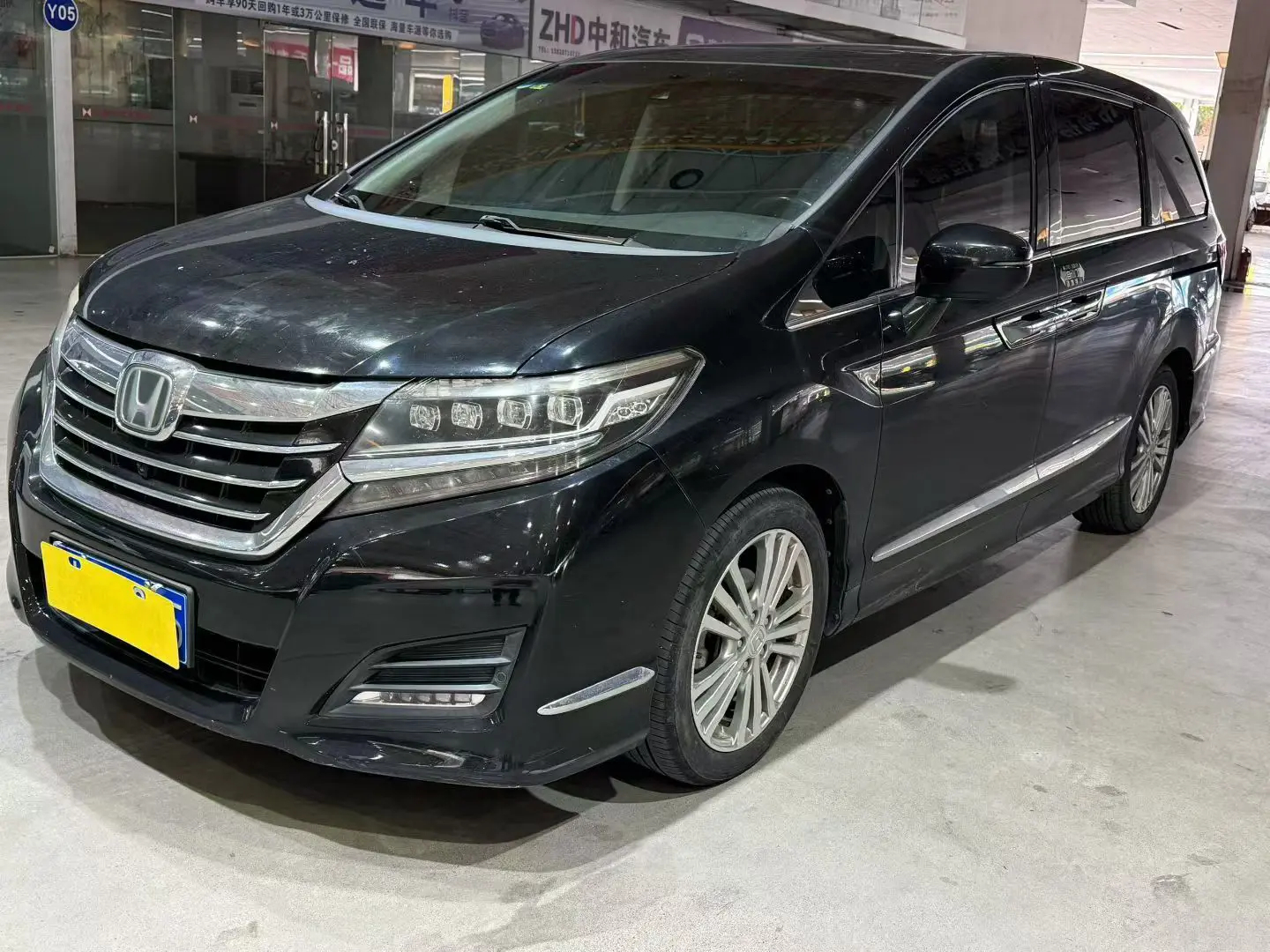 Honda Elysion (Alison)  из Китая