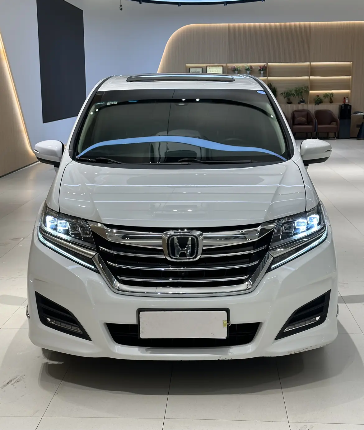 Honda Elysion (Alison)  из Китая