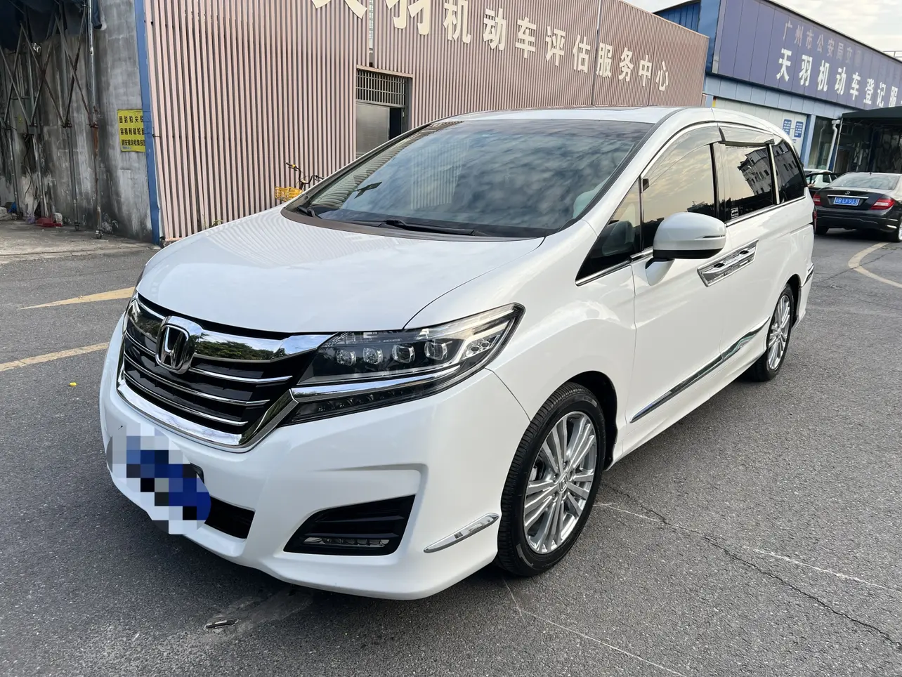 Honda Elysion (Alison)  из Китая