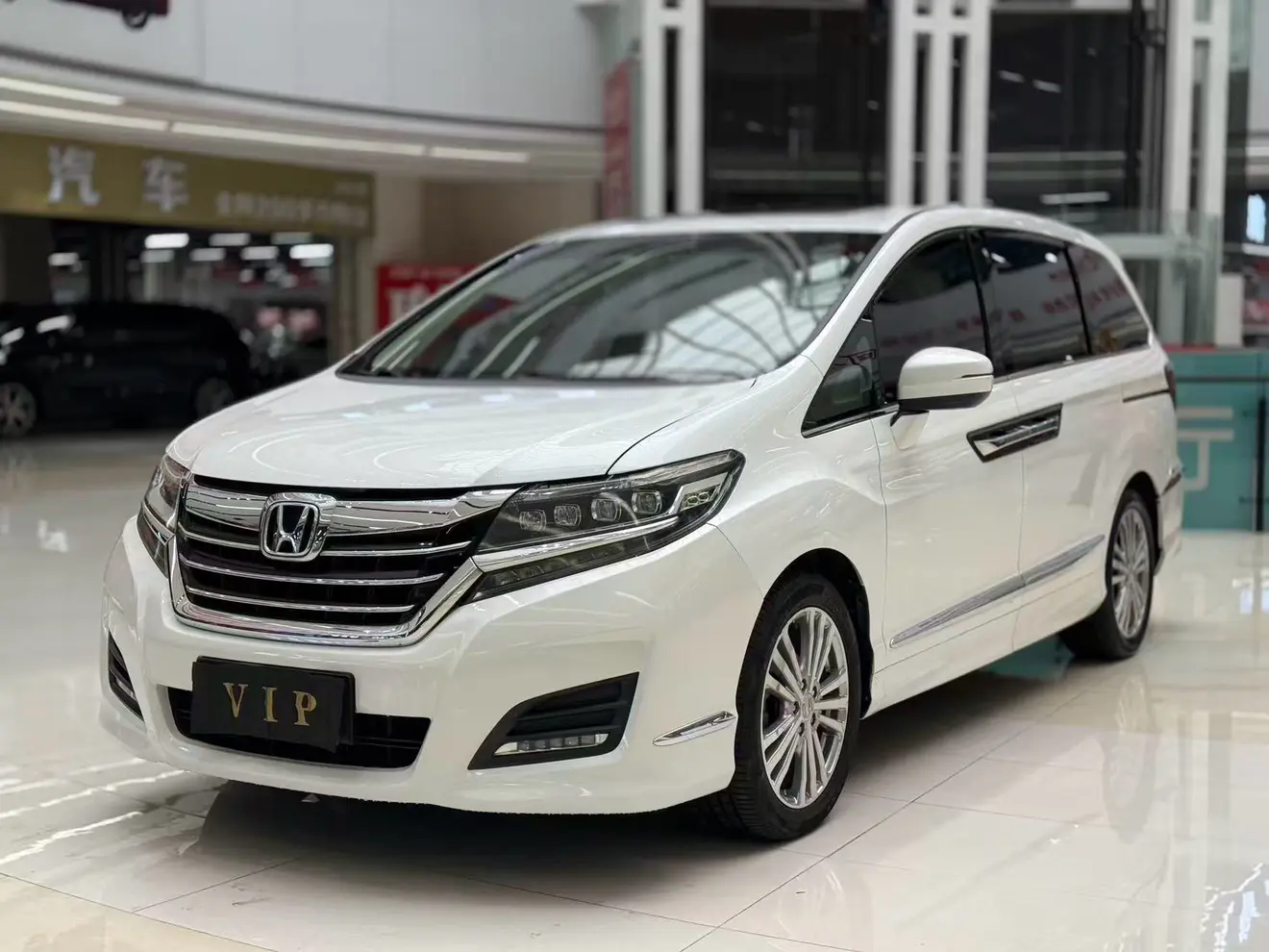 Honda Elysion (Alison)  из Китая