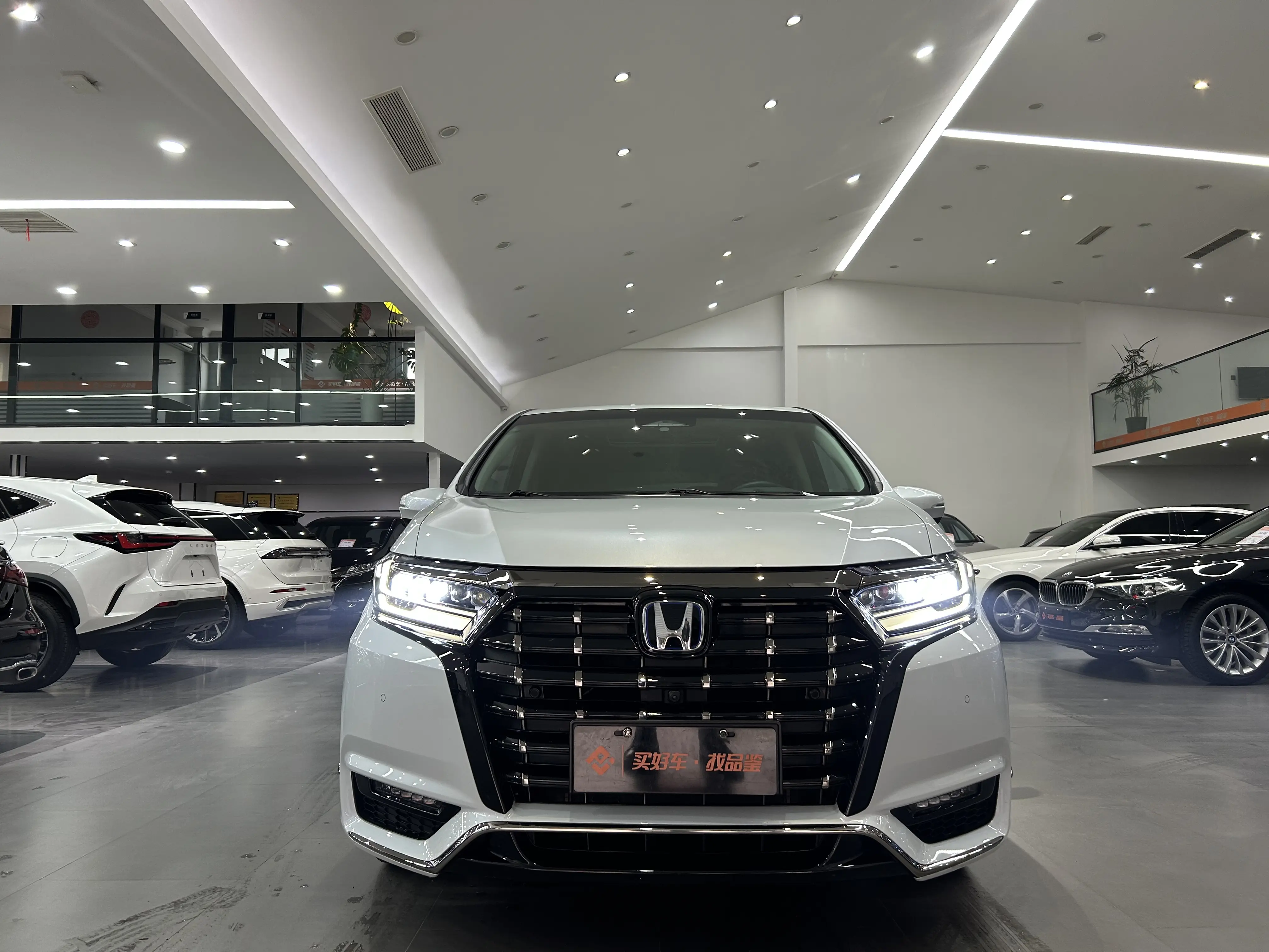 Honda Elysion (Alison)  из Китая