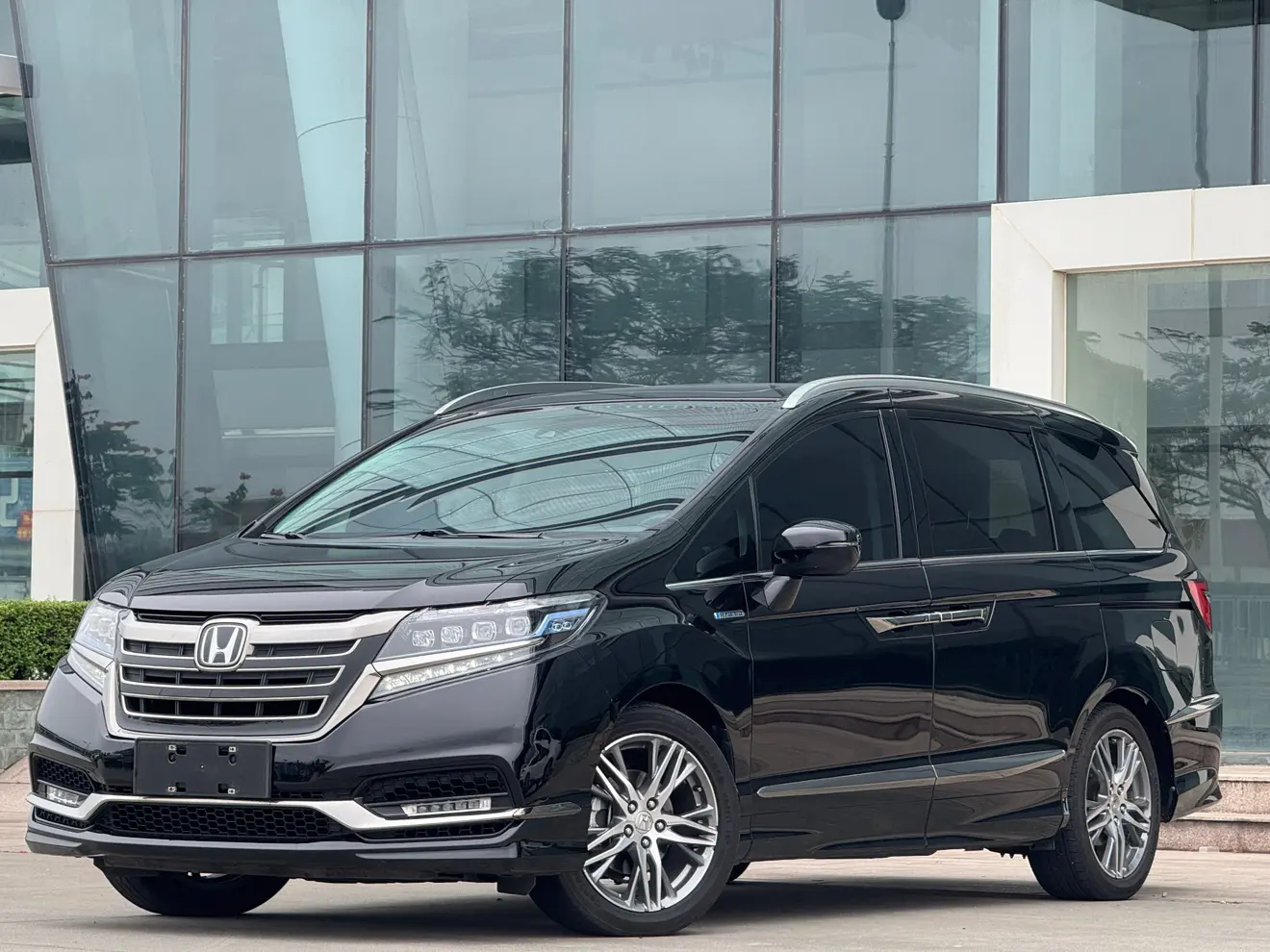 Honda Elysion (Alison)  из Китая