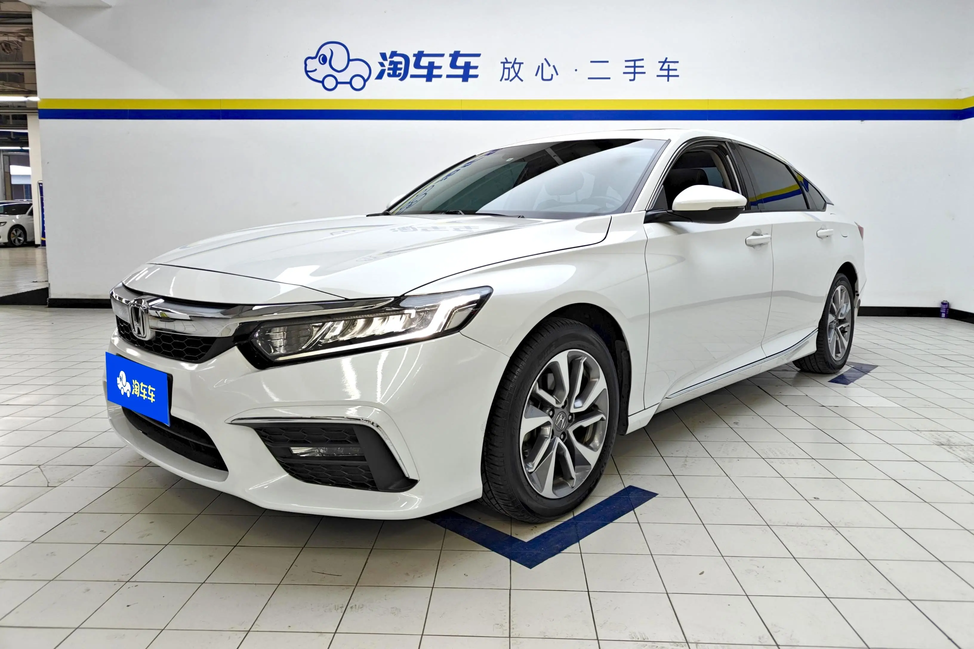 Honda Inspire (Yingshipai)  из Китая