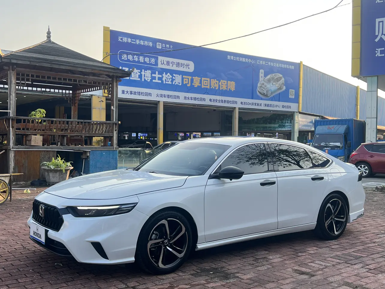 Honda Inspire (Yingshipai)  из Китая