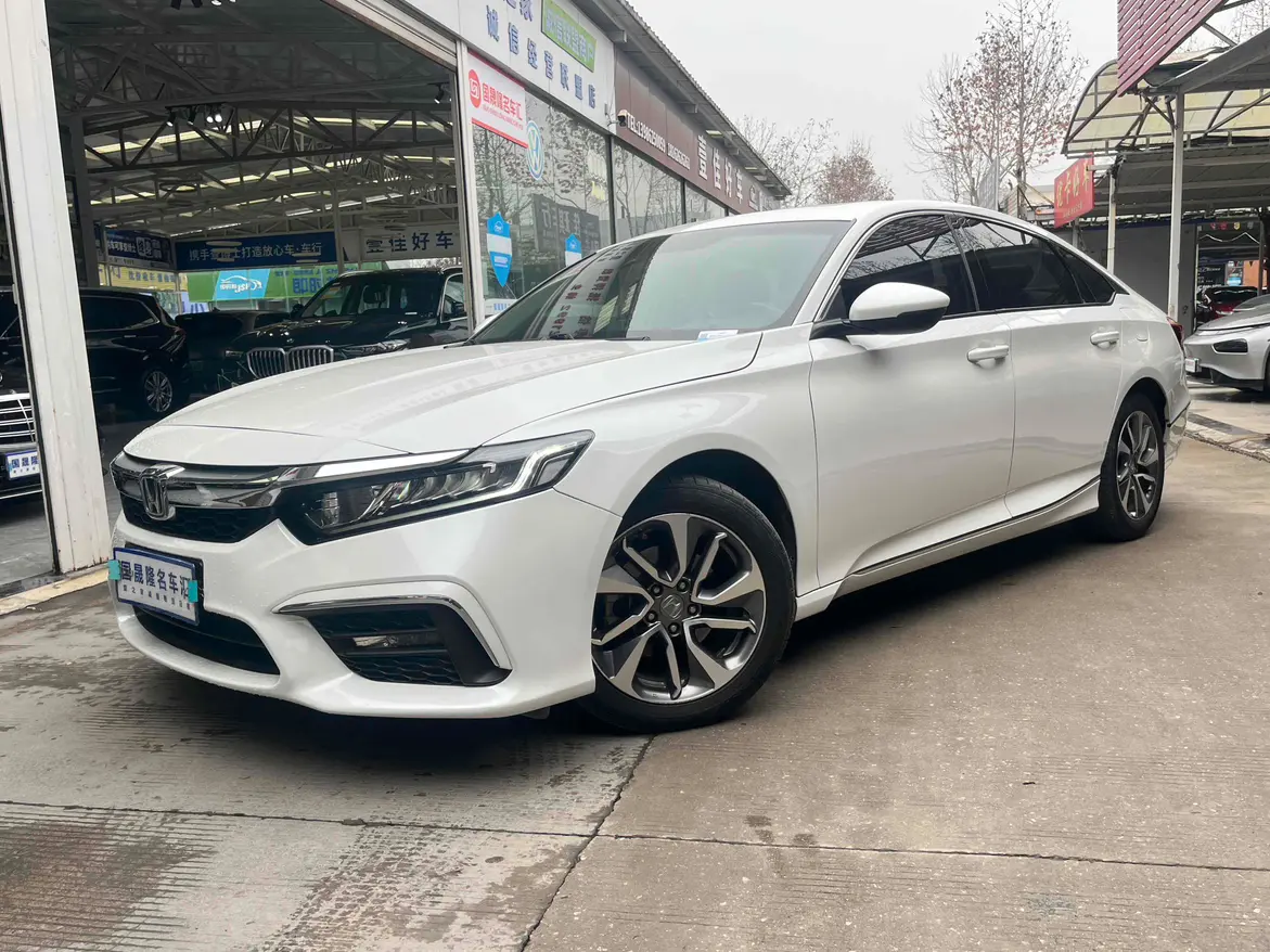 Honda Inspire (Yingshipai)  из Китая