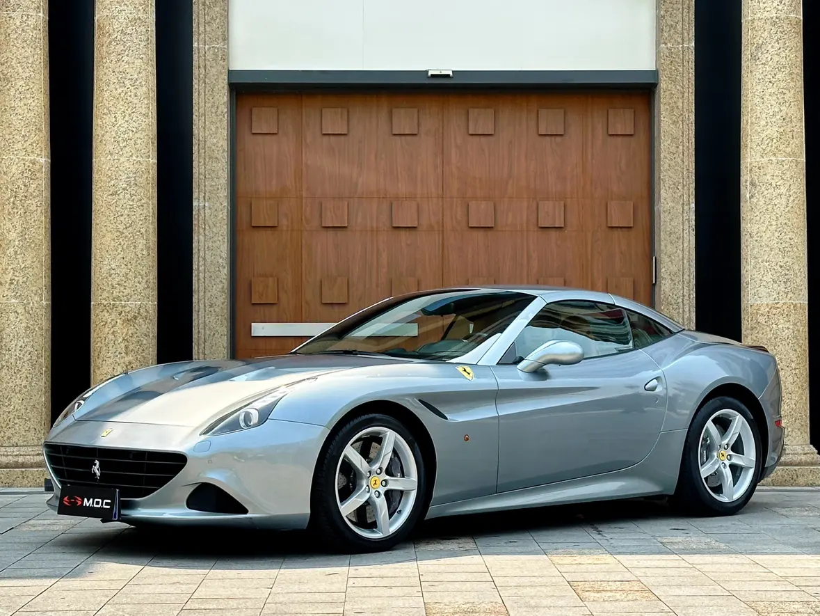 Ferrari California T  из Китая