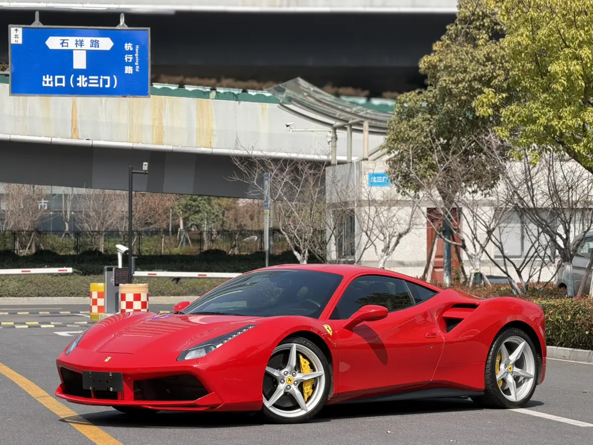 Ferrari 488