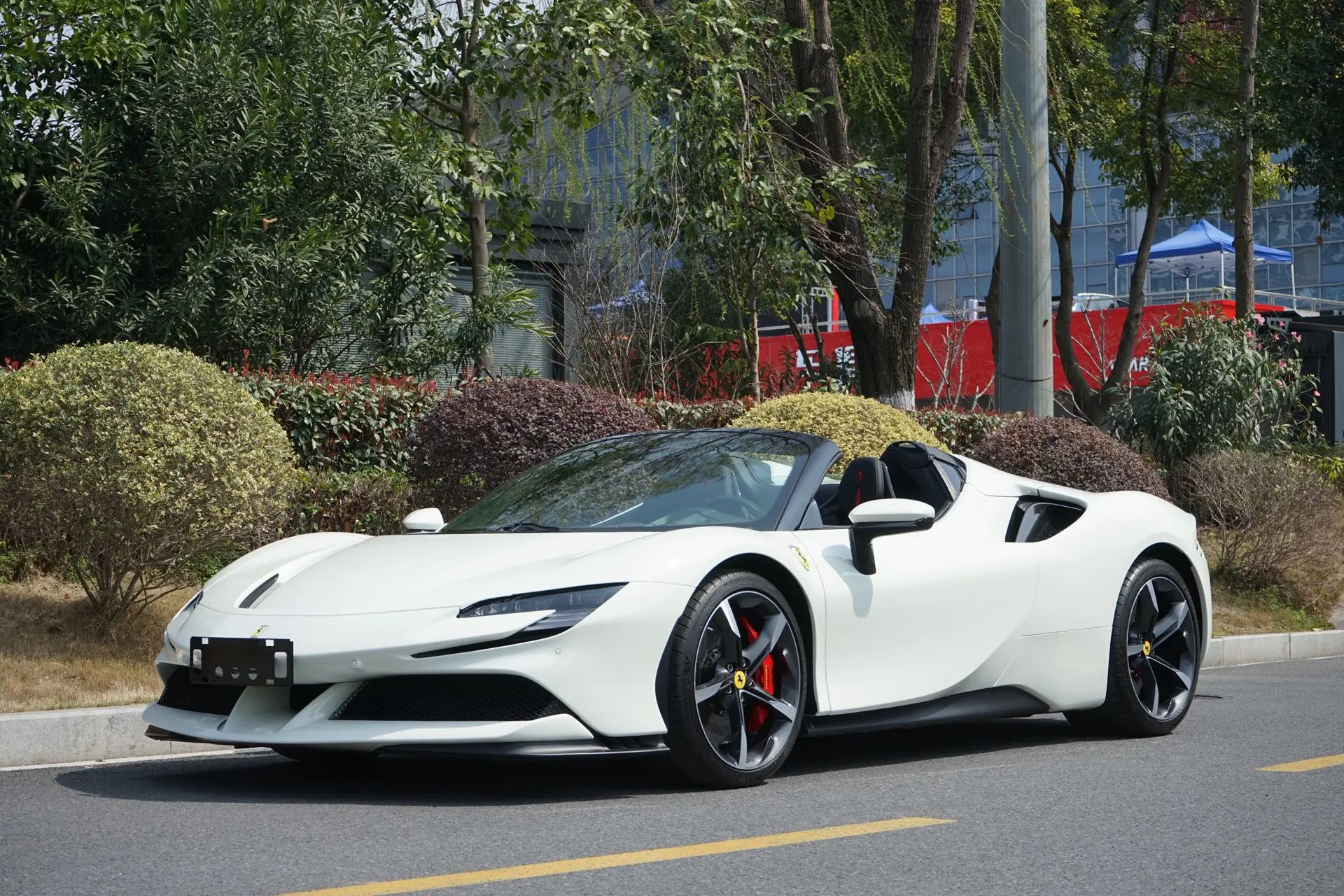 Ferrari SF90  из Китая