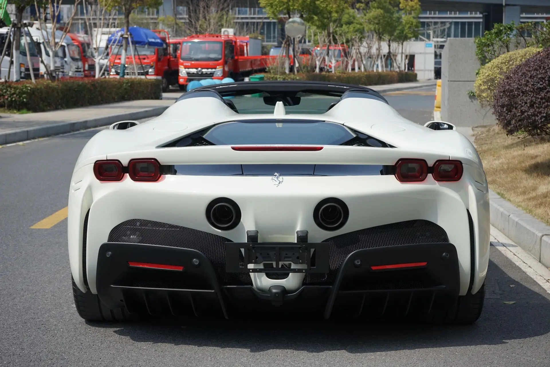 Ferrari SF90  из Китая