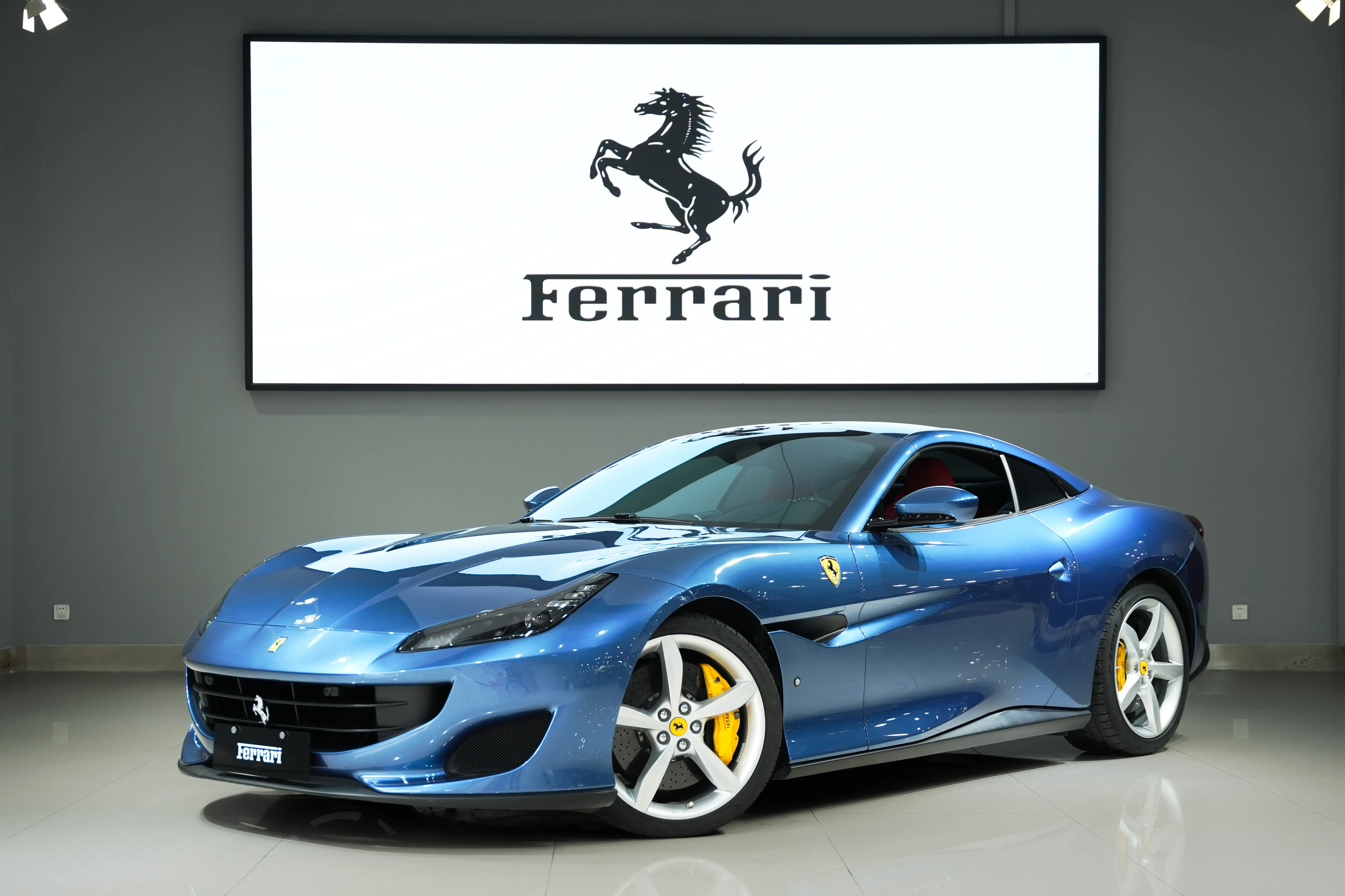 Ferrari Portofino  из Китая