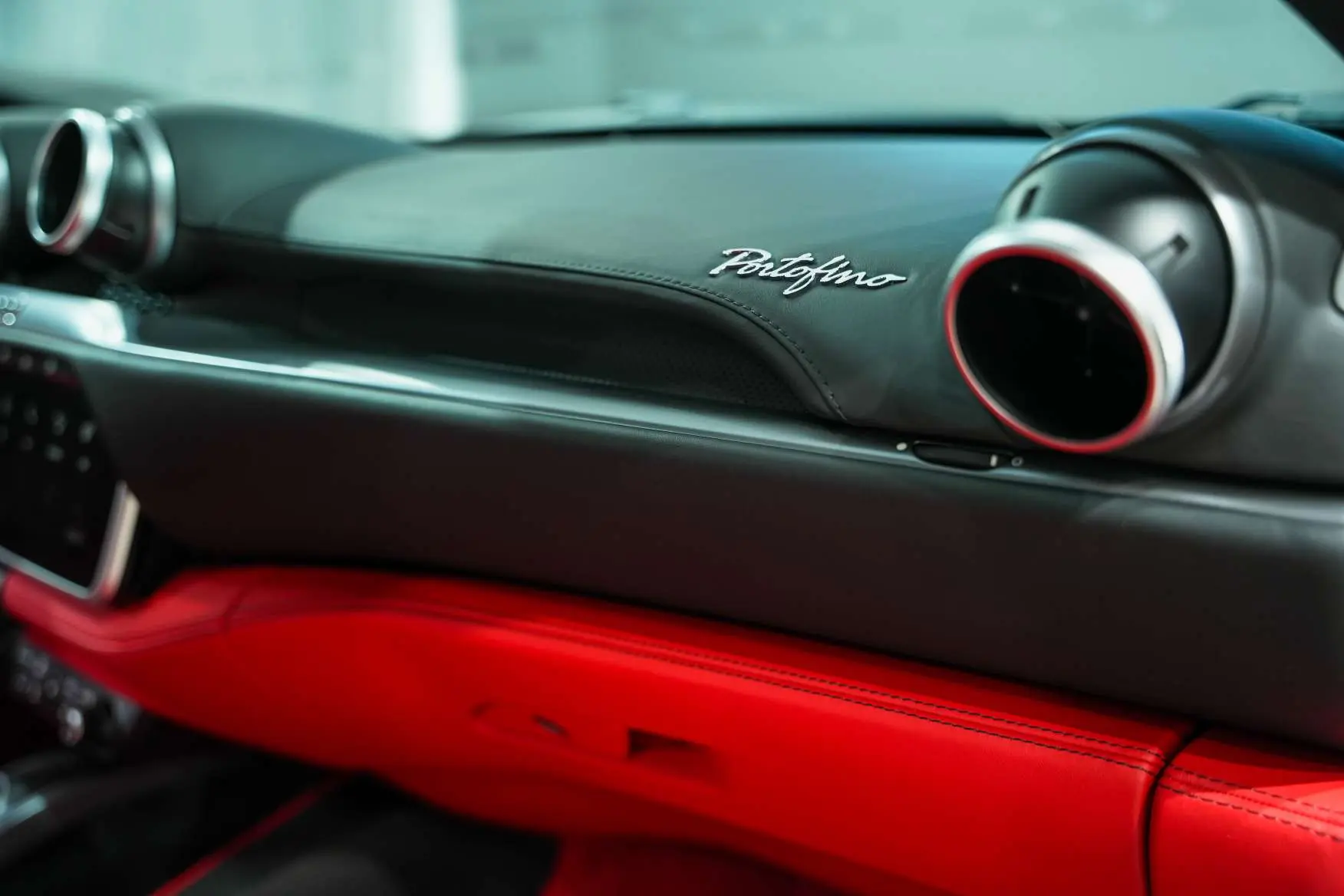 Ferrari Portofino  из Китая