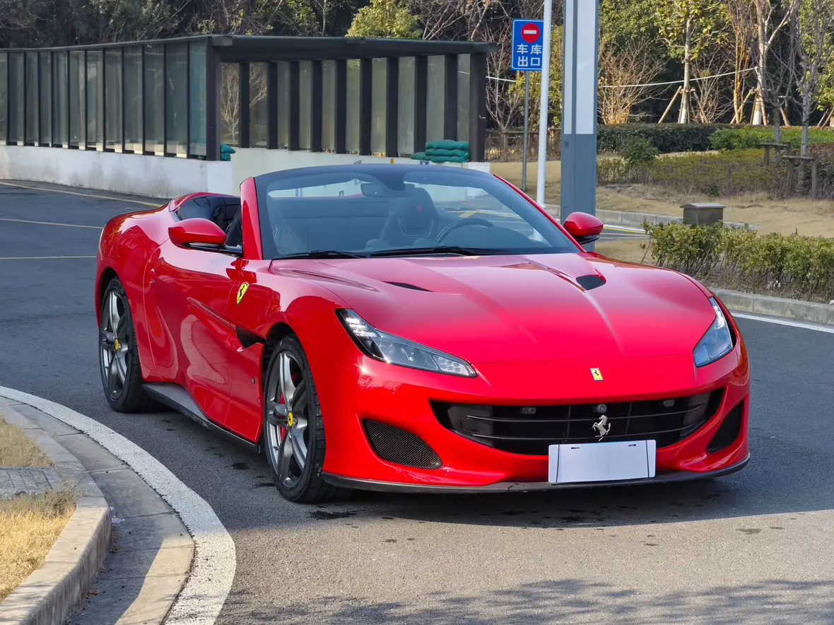 Ferrari Portofino  из Китая