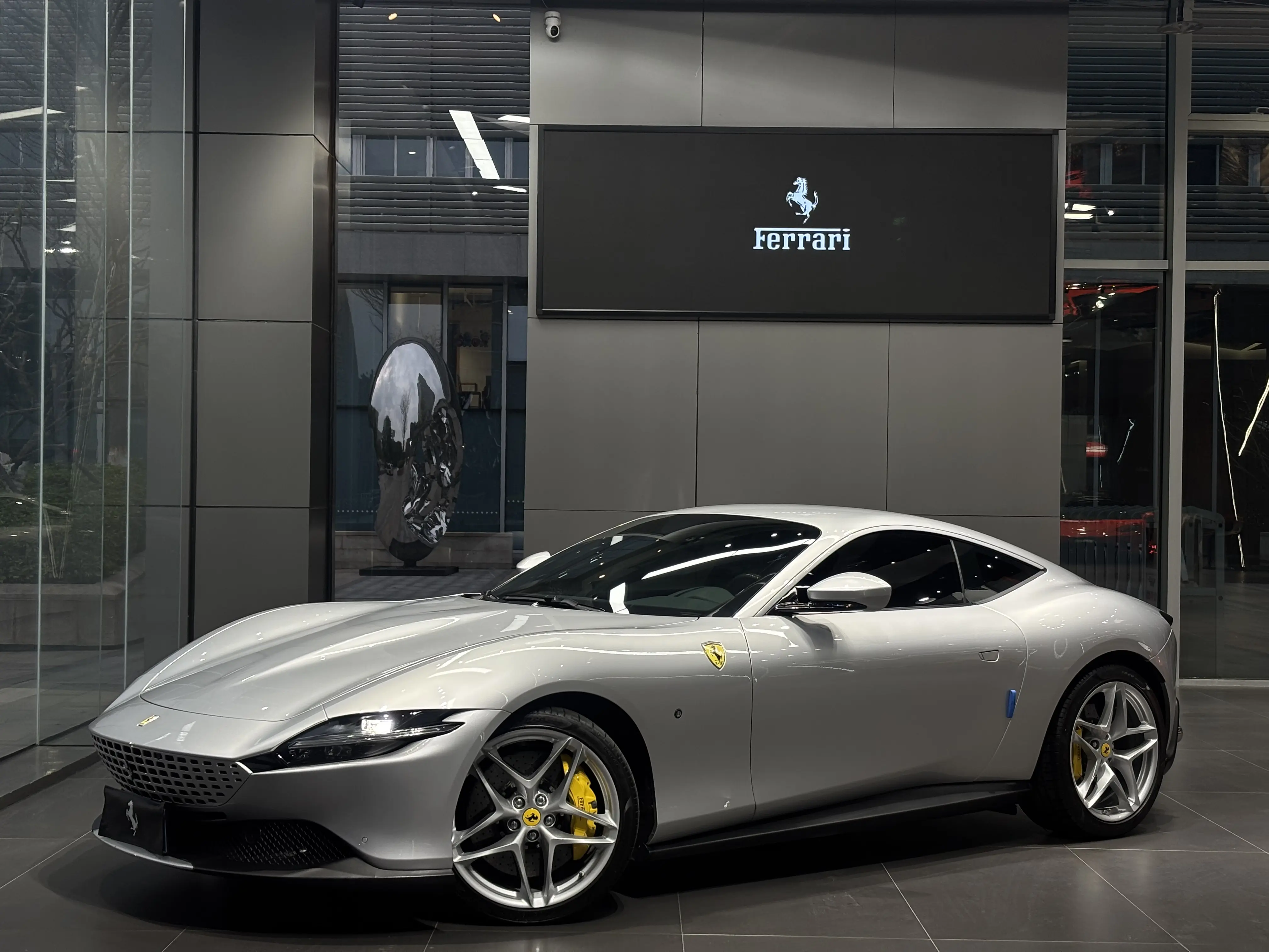 Ferrari Roma  из Китая