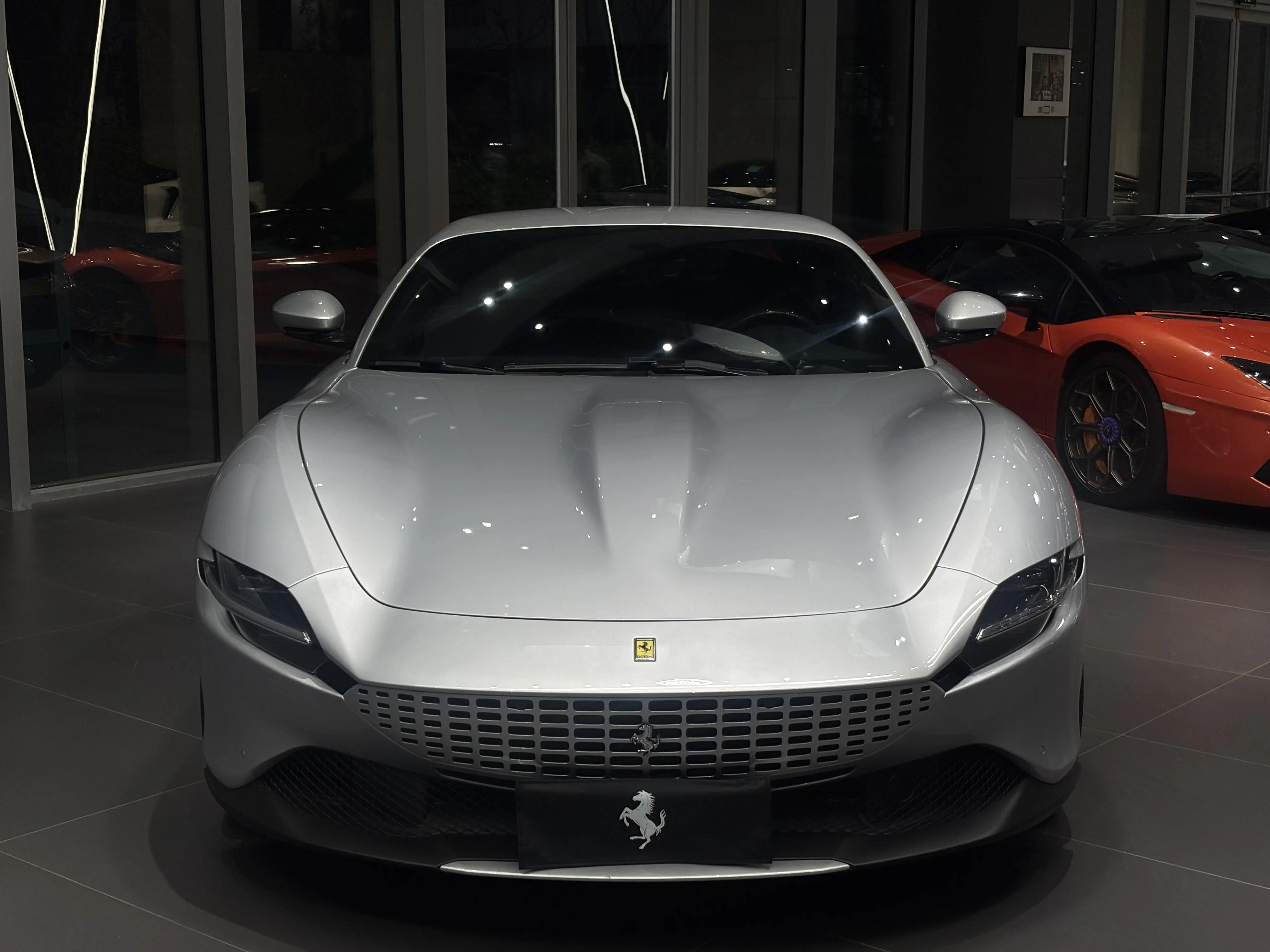 Ferrari Roma  из Китая