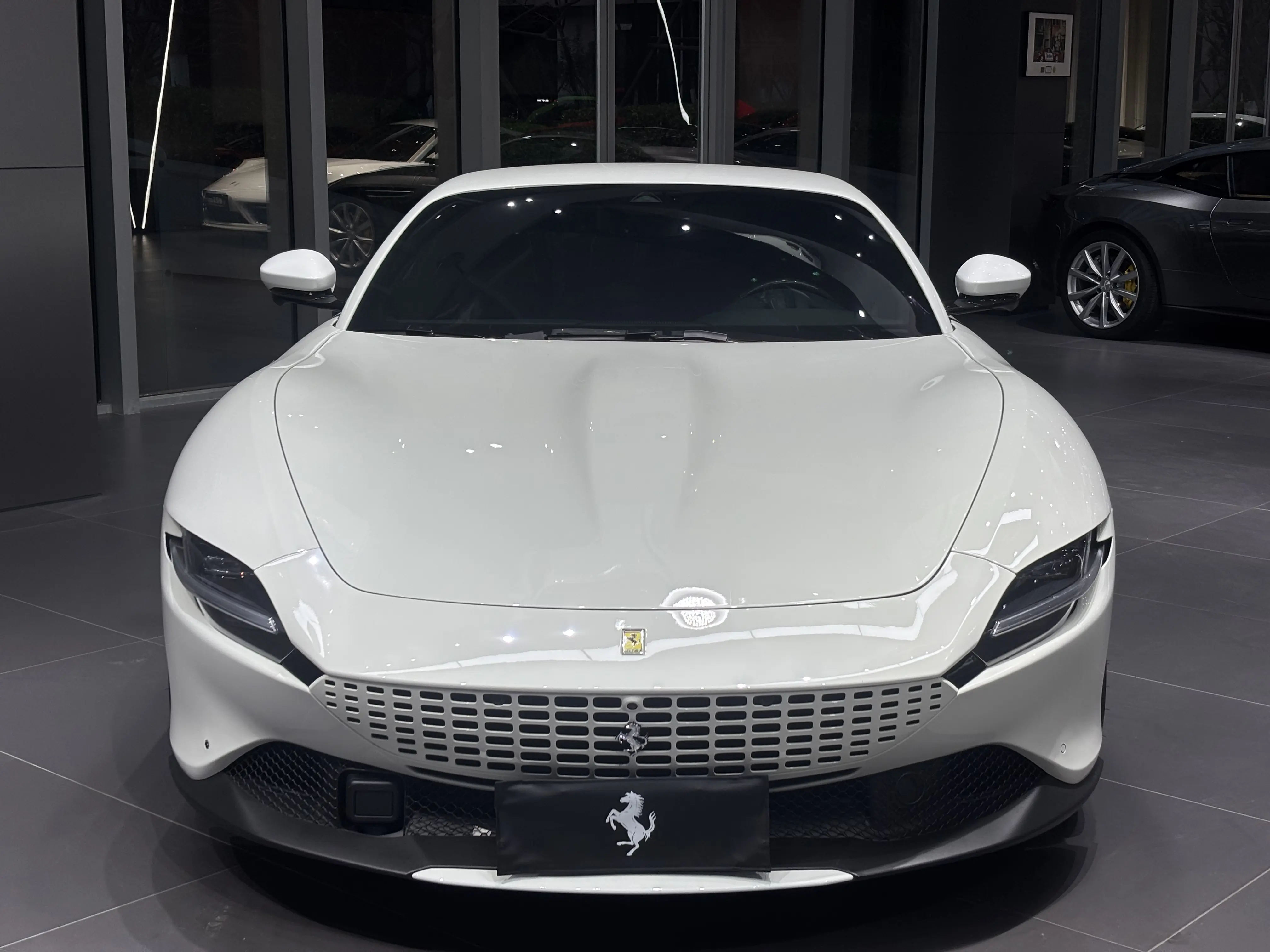 Ferrari Roma  из Китая