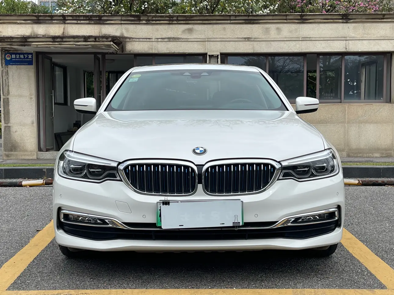 BMW 5 Series PHEV  из Китая