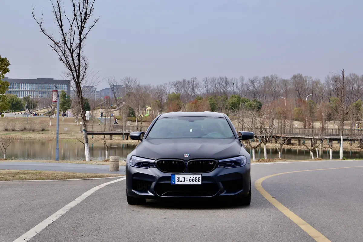 BMW M5  из Китая
