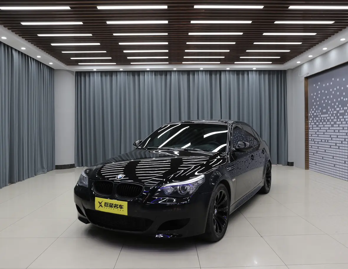 BMW M5  из Китая