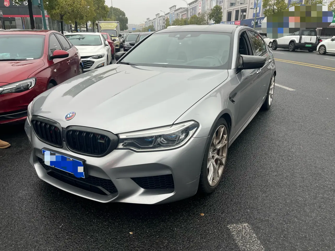 BMW M5  из Китая