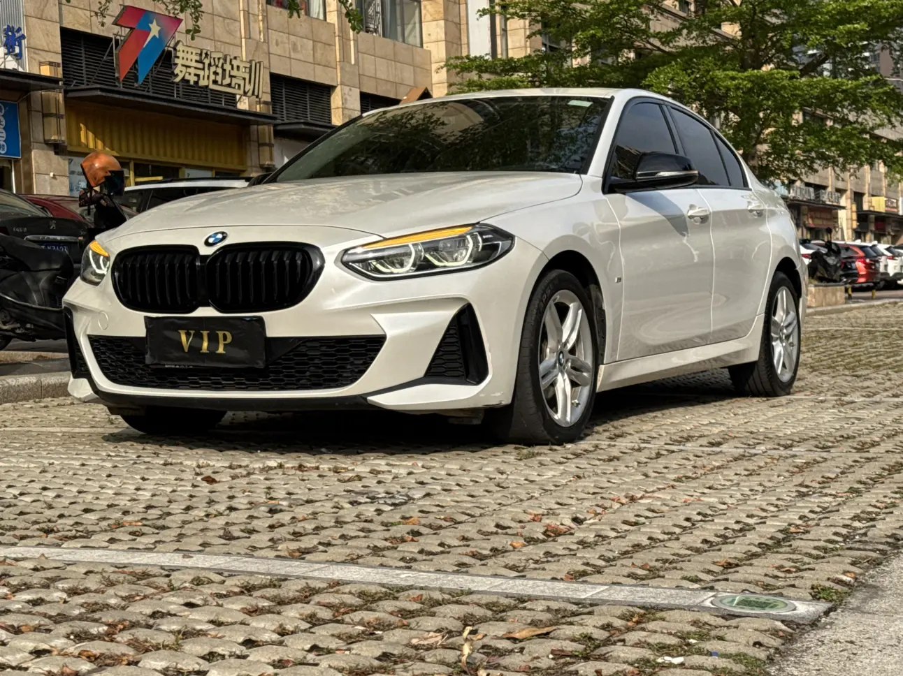 BMW 1 Series  из Китая