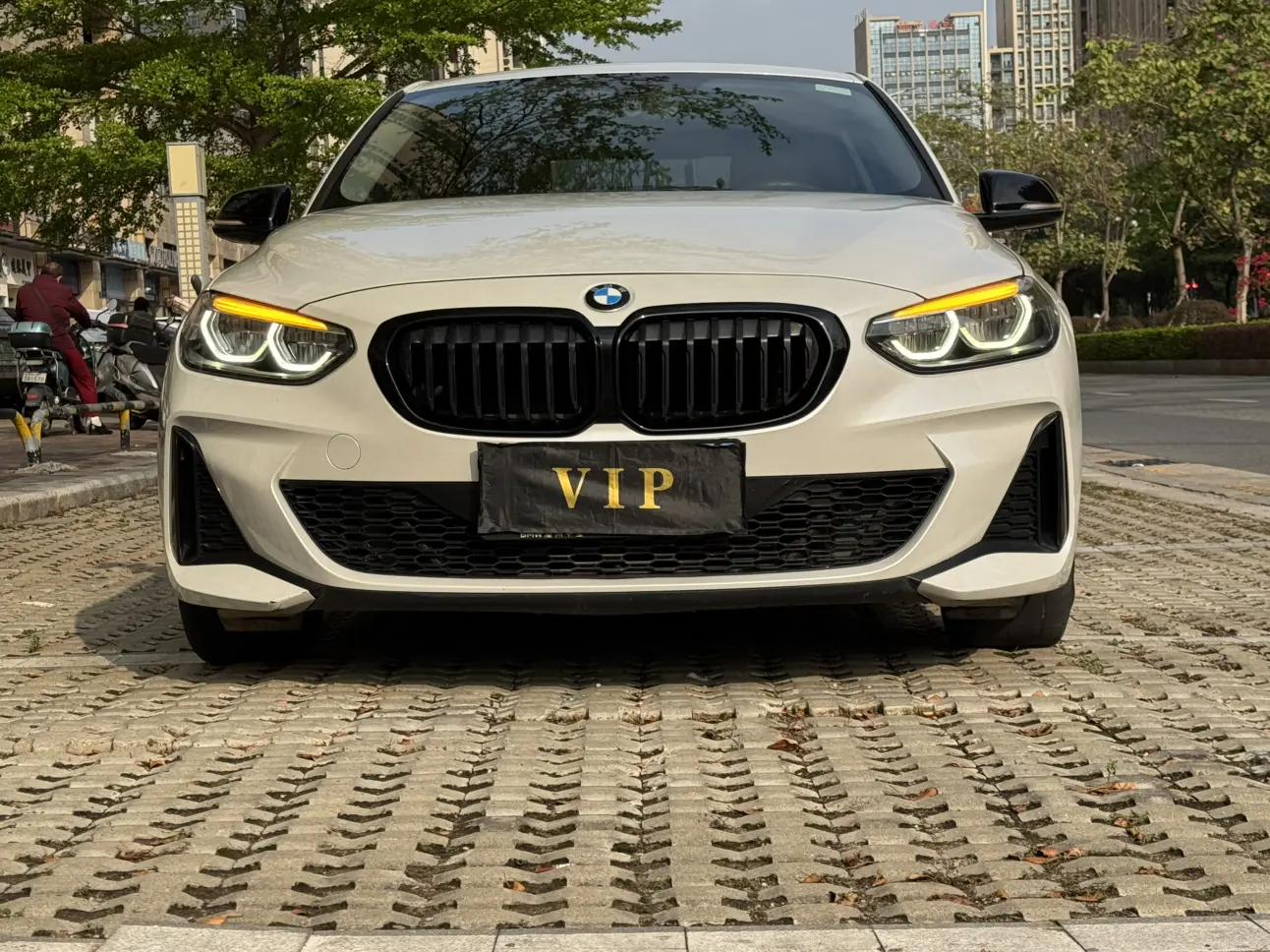 BMW 1 Series  из Китая