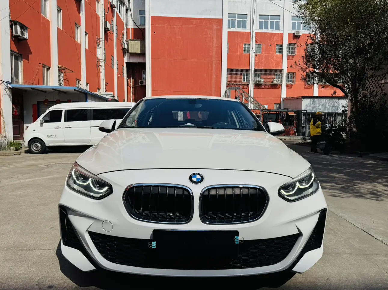 BMW 1 Series  из Китая