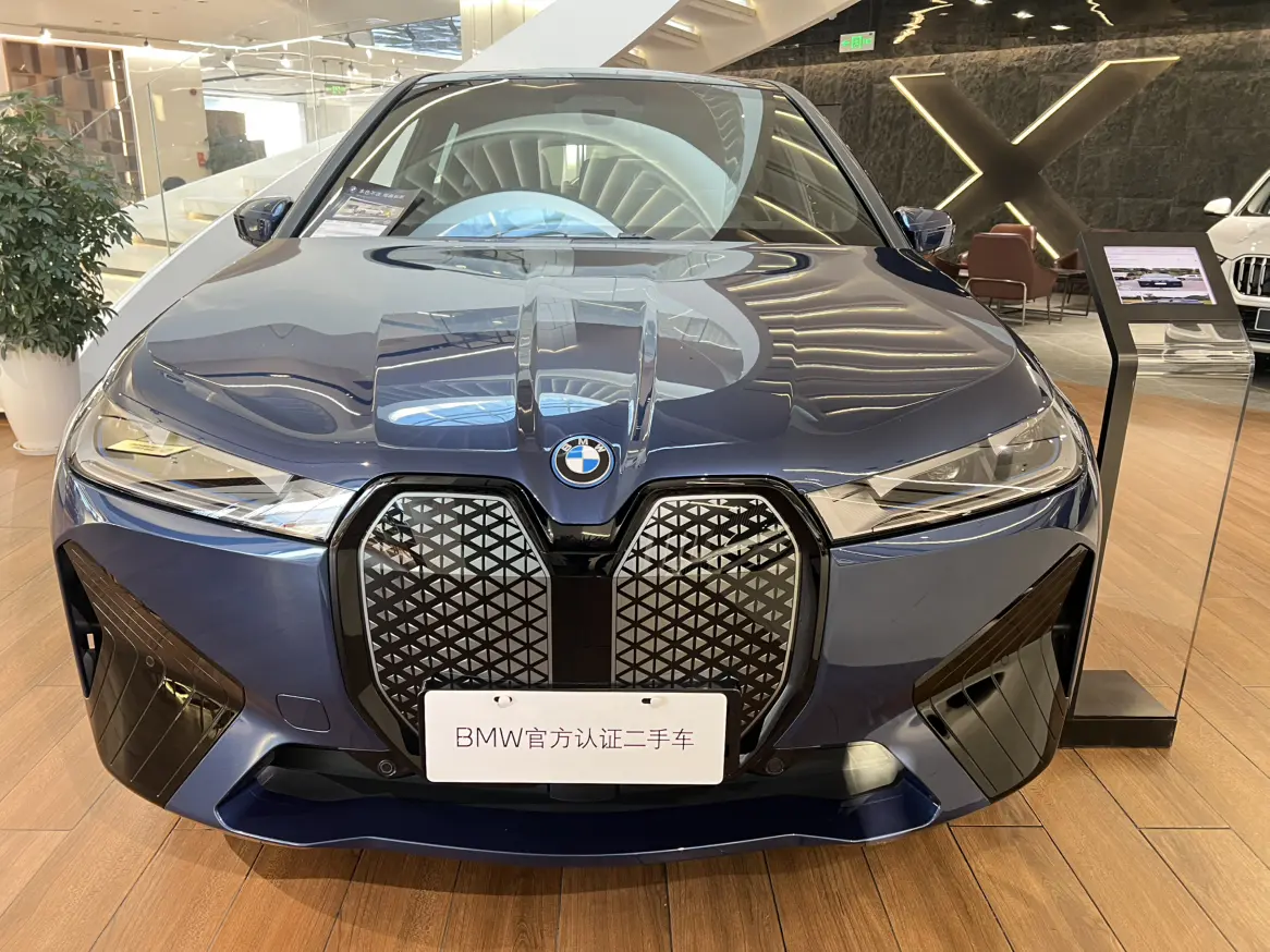 BMW iX  из Китая