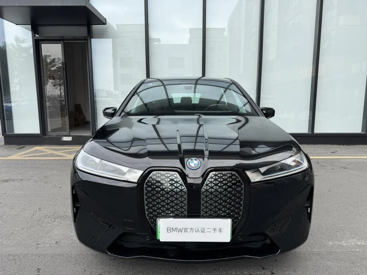 BMW iX  из Китая