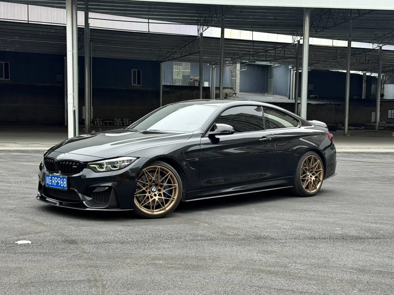 BMW M4  из Китая