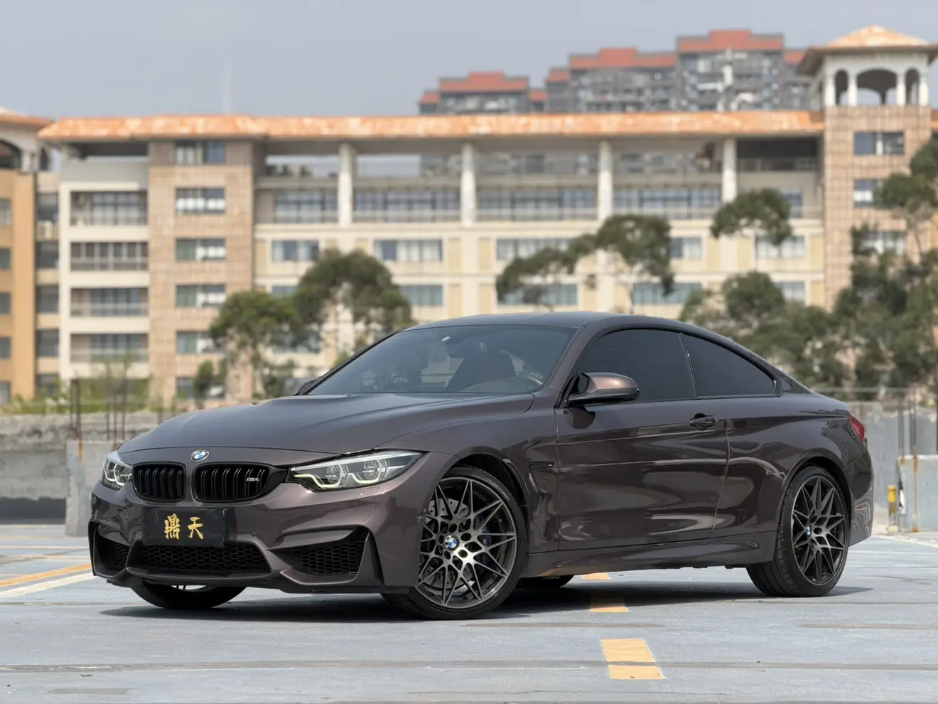BMW M4  из Китая