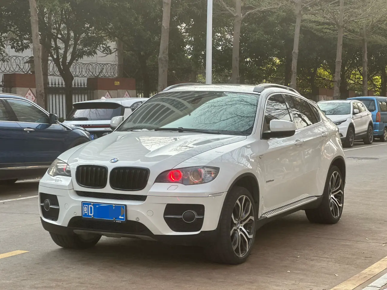 BMW X6  из Китая