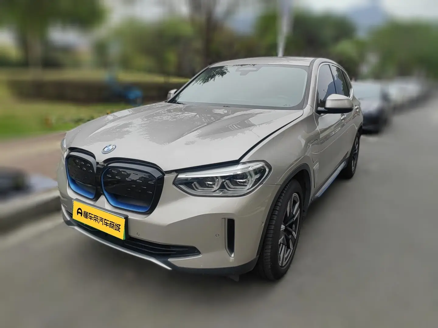 BMW iX3  из Китая