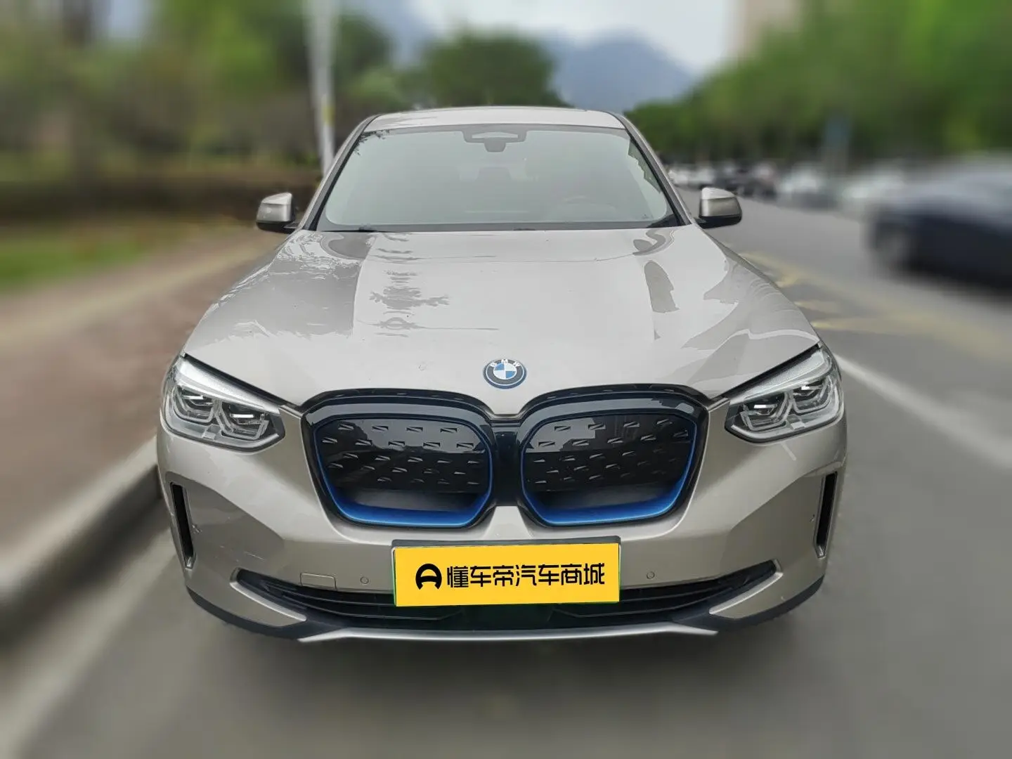 BMW iX3  из Китая
