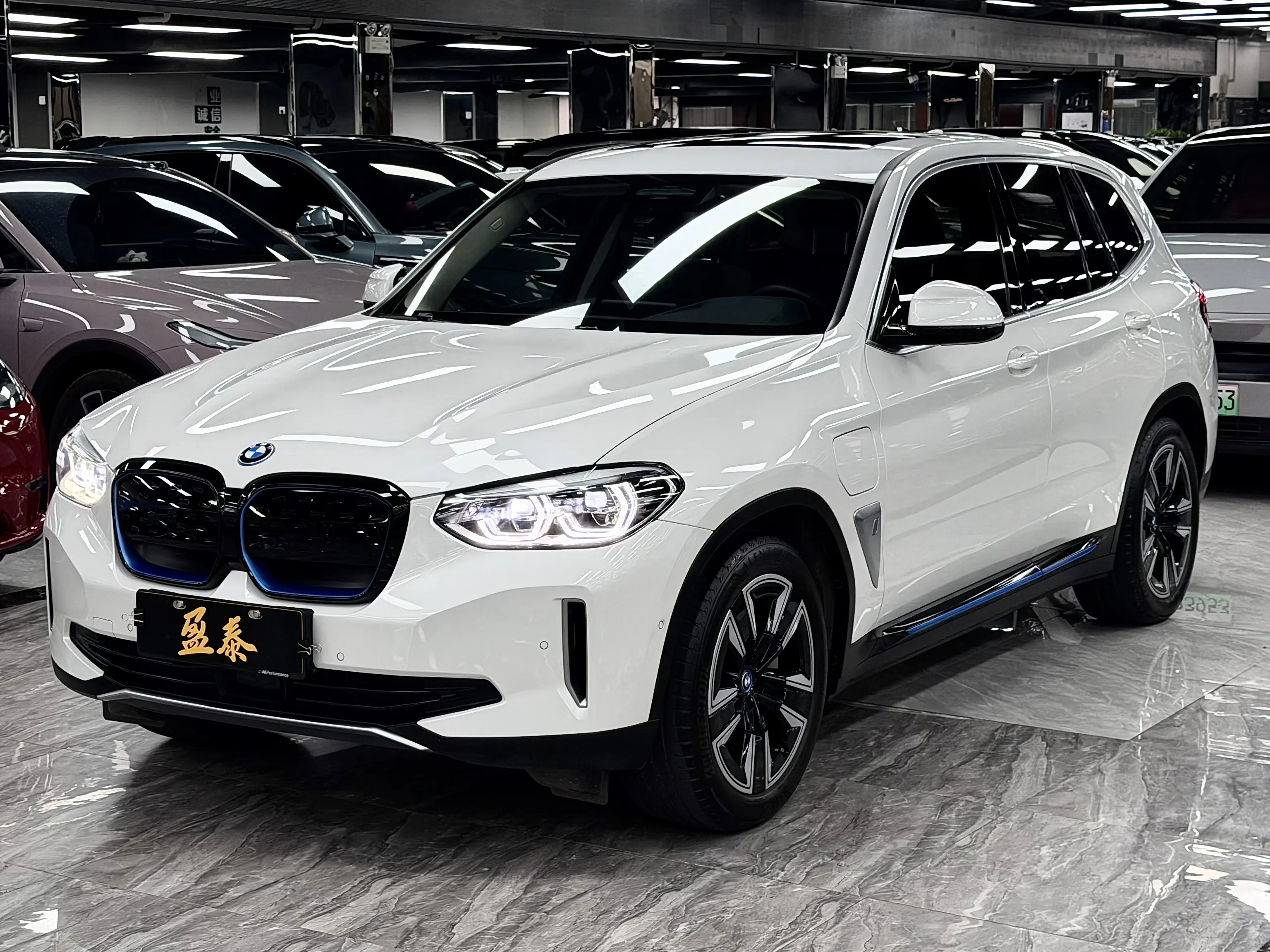 BMW iX3  из Китая