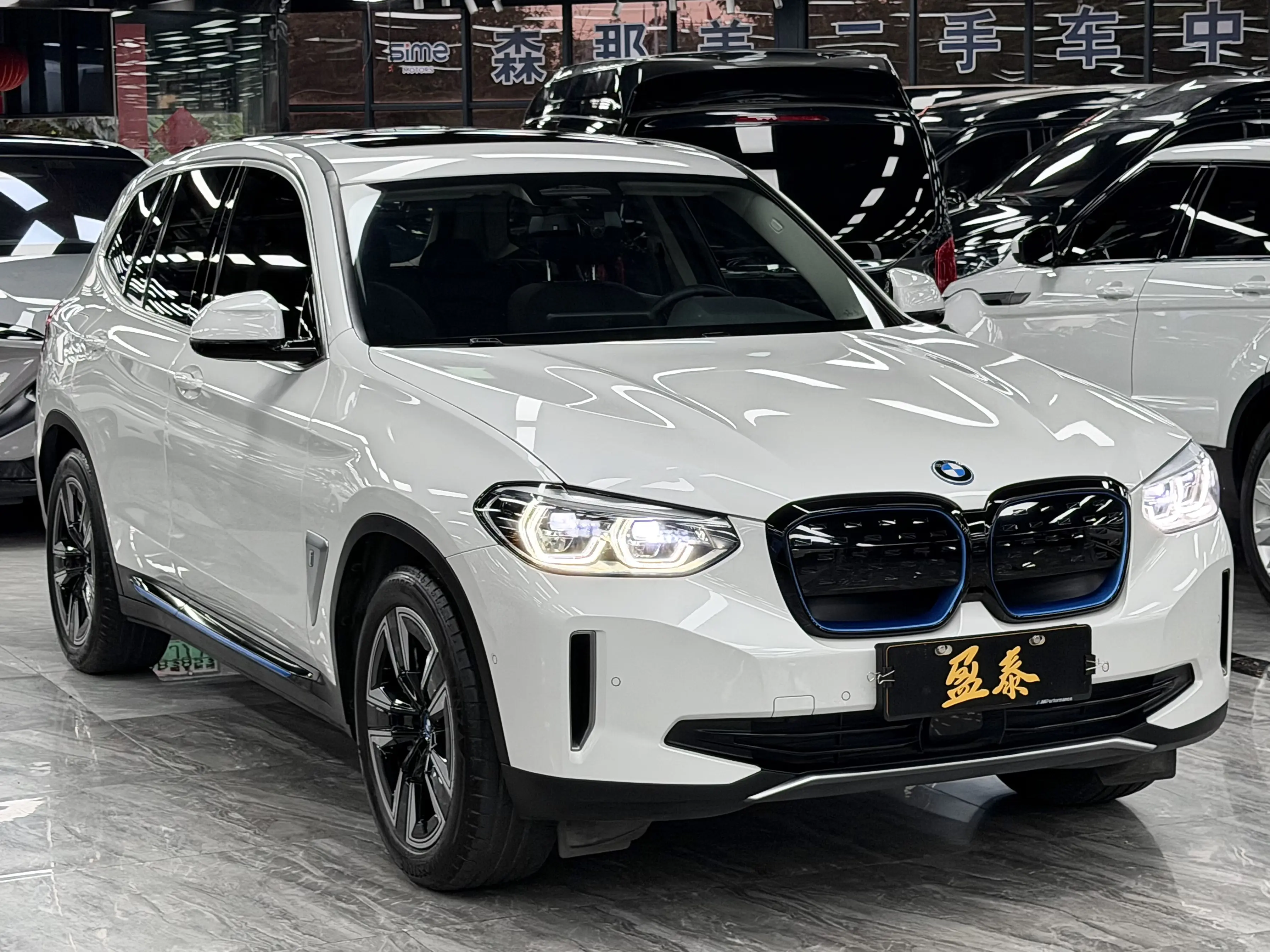 BMW iX3  из Китая