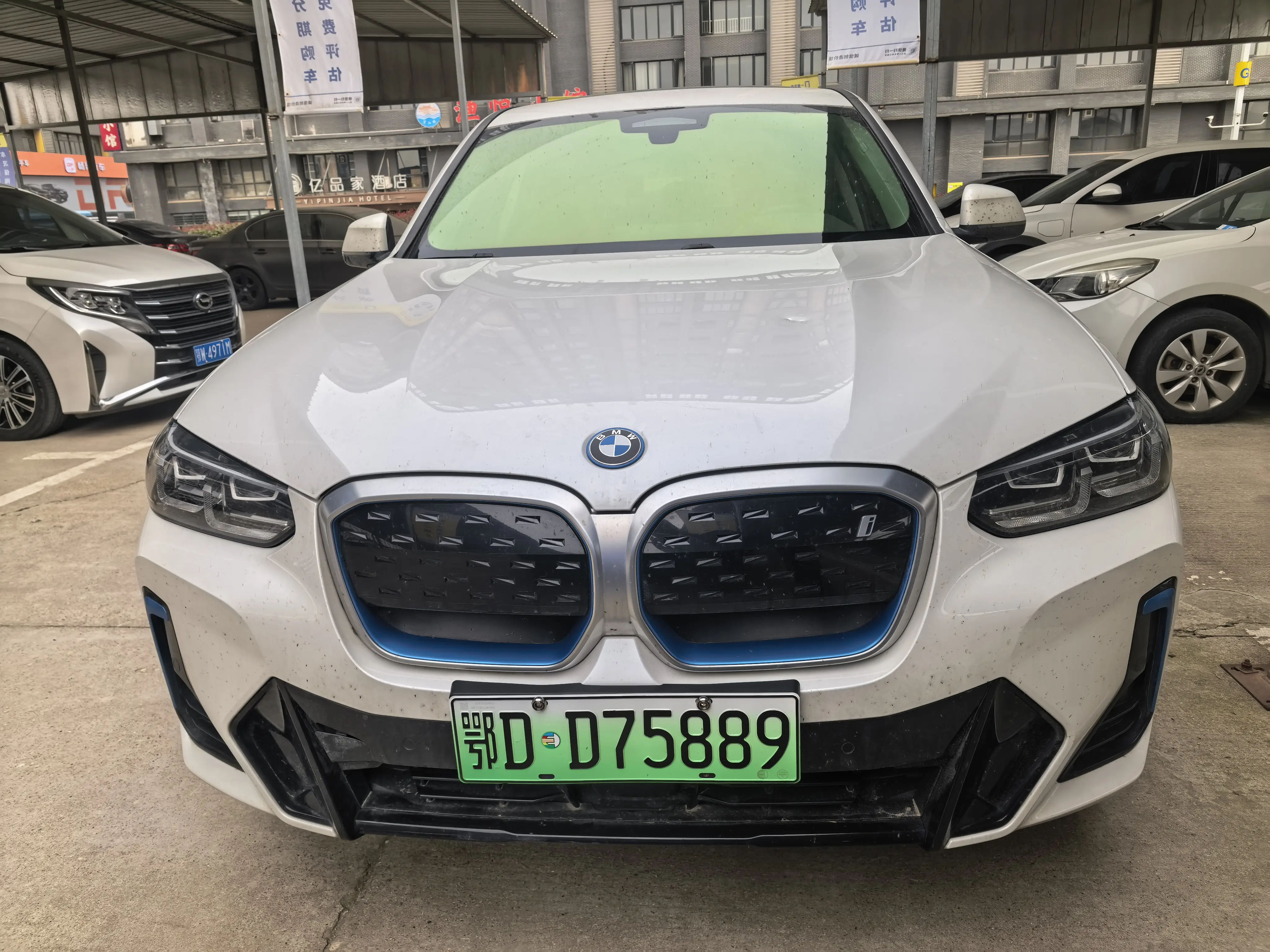 BMW iX3  из Китая