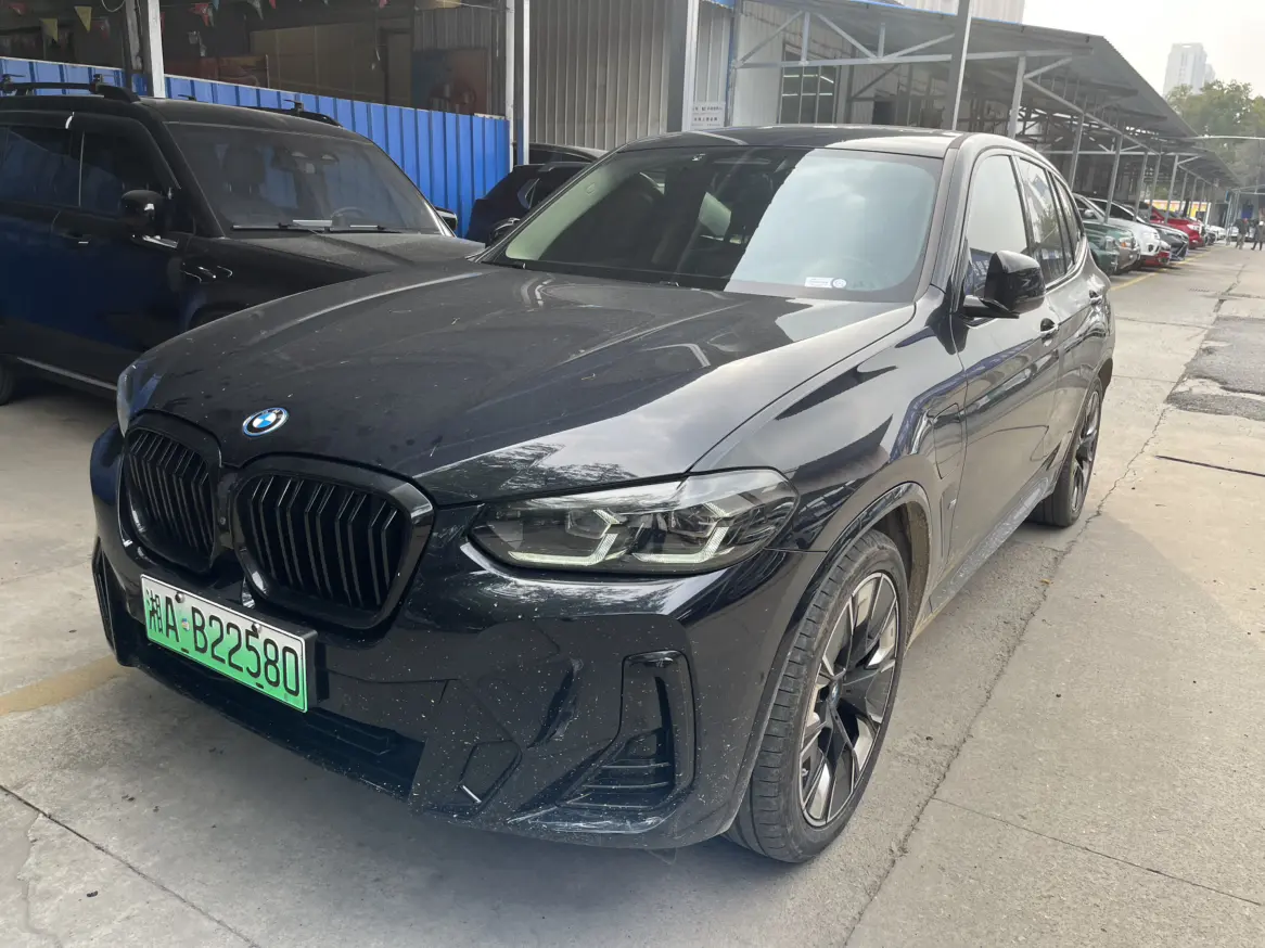 BMW iX3  из Китая