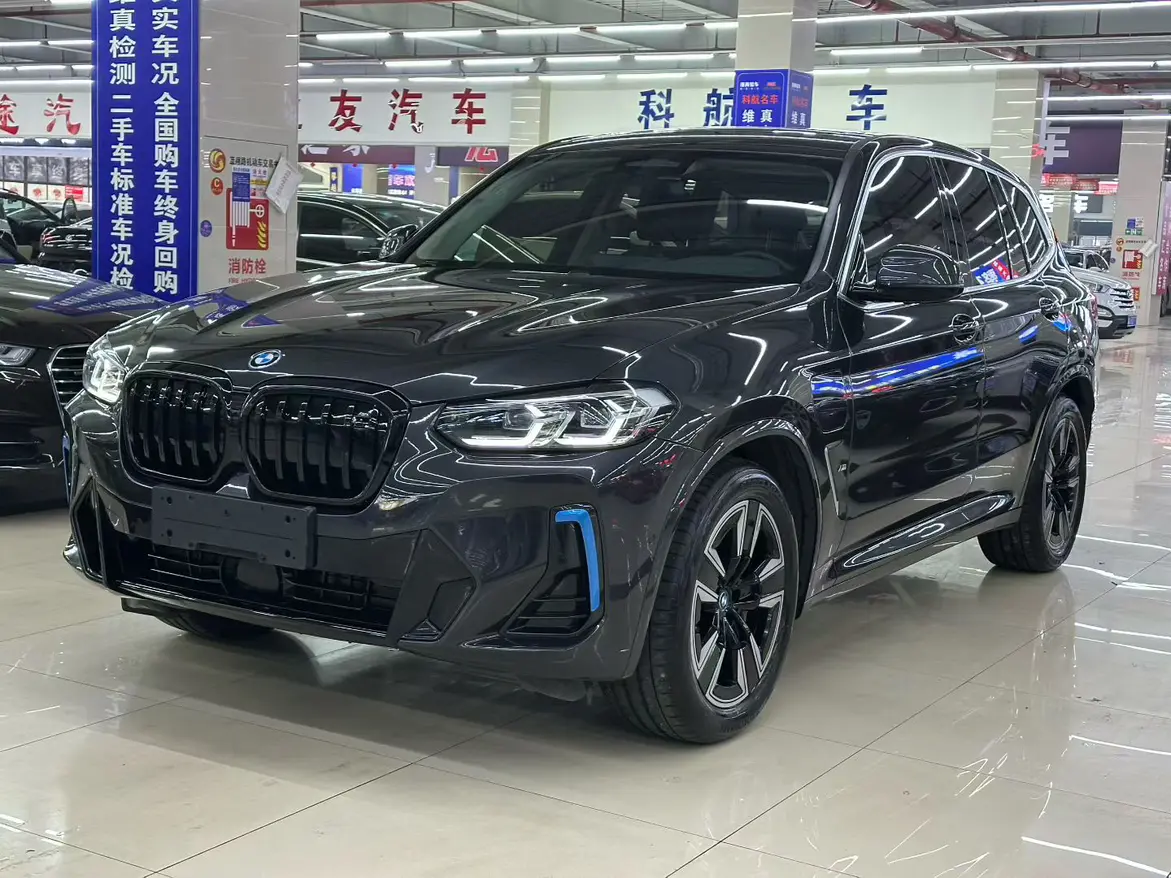 BMW iX3  из Китая