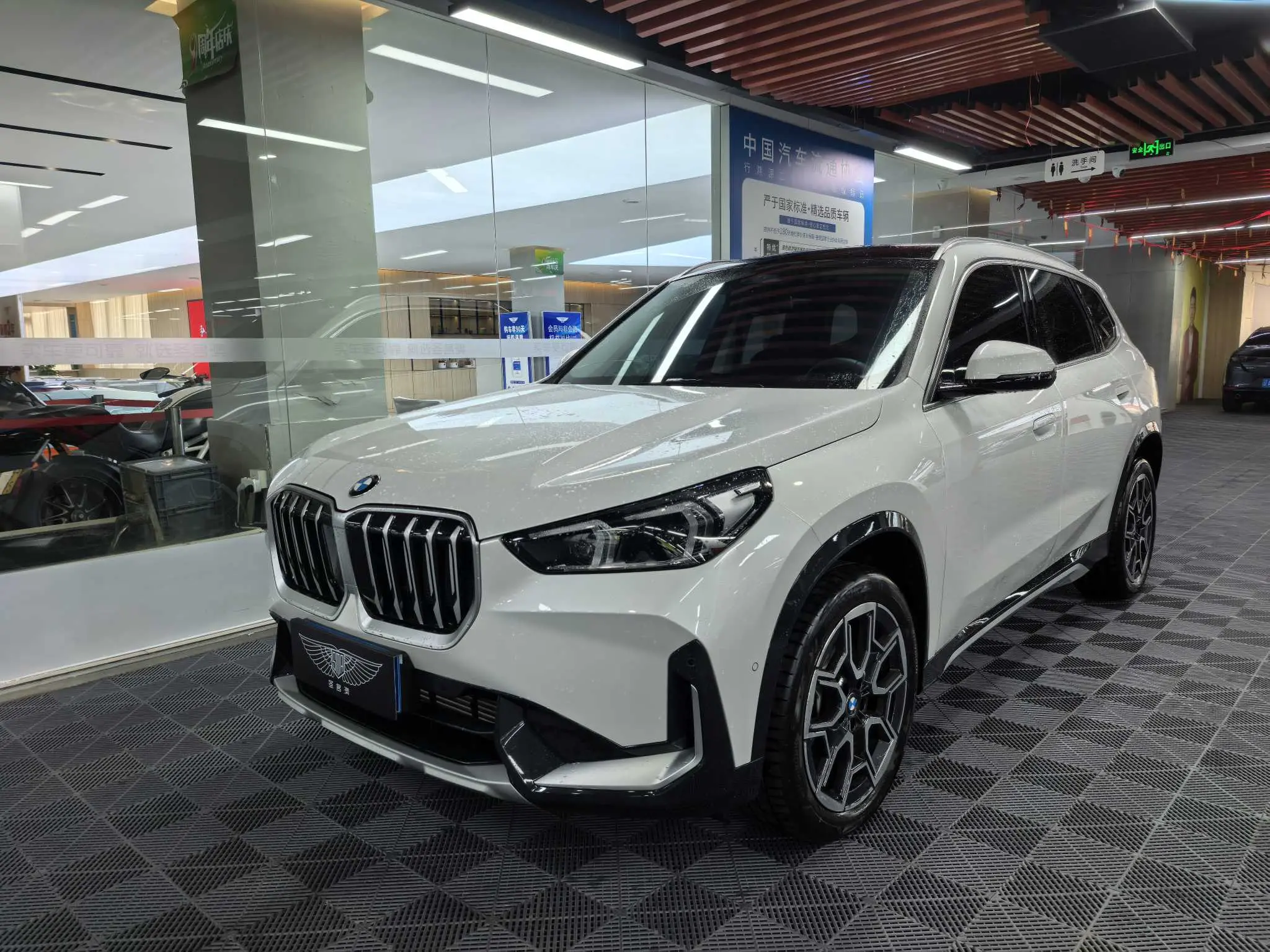 BMW X1