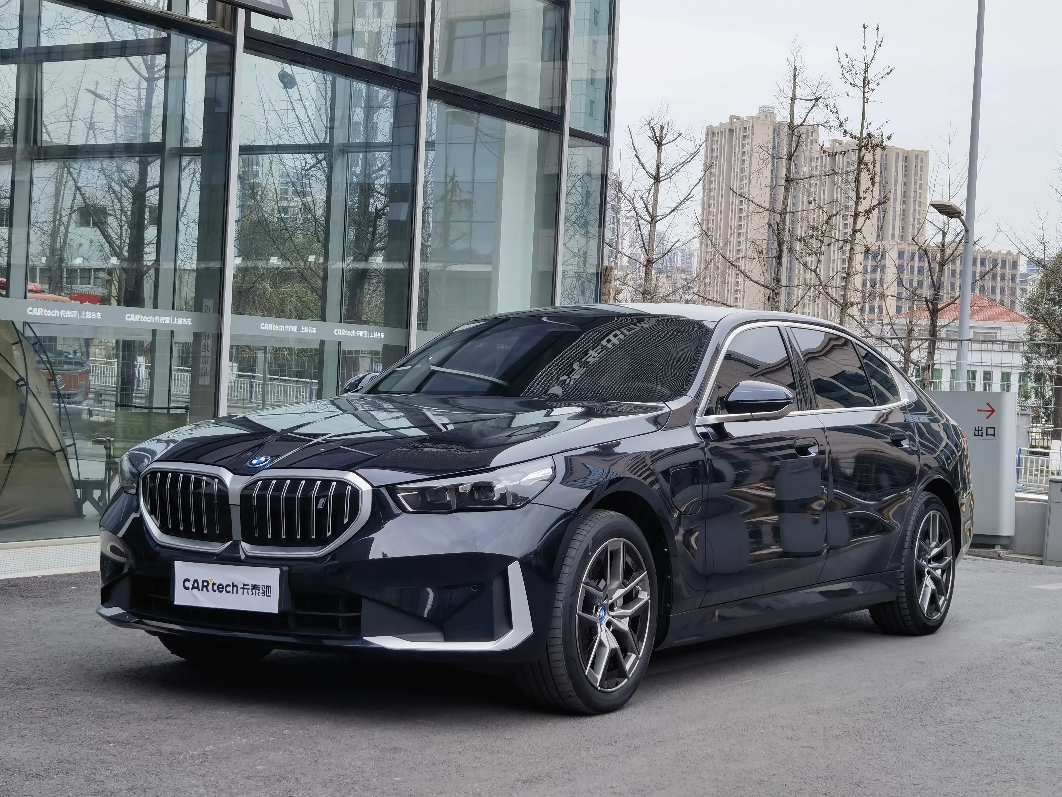BMW i5  из Китая
