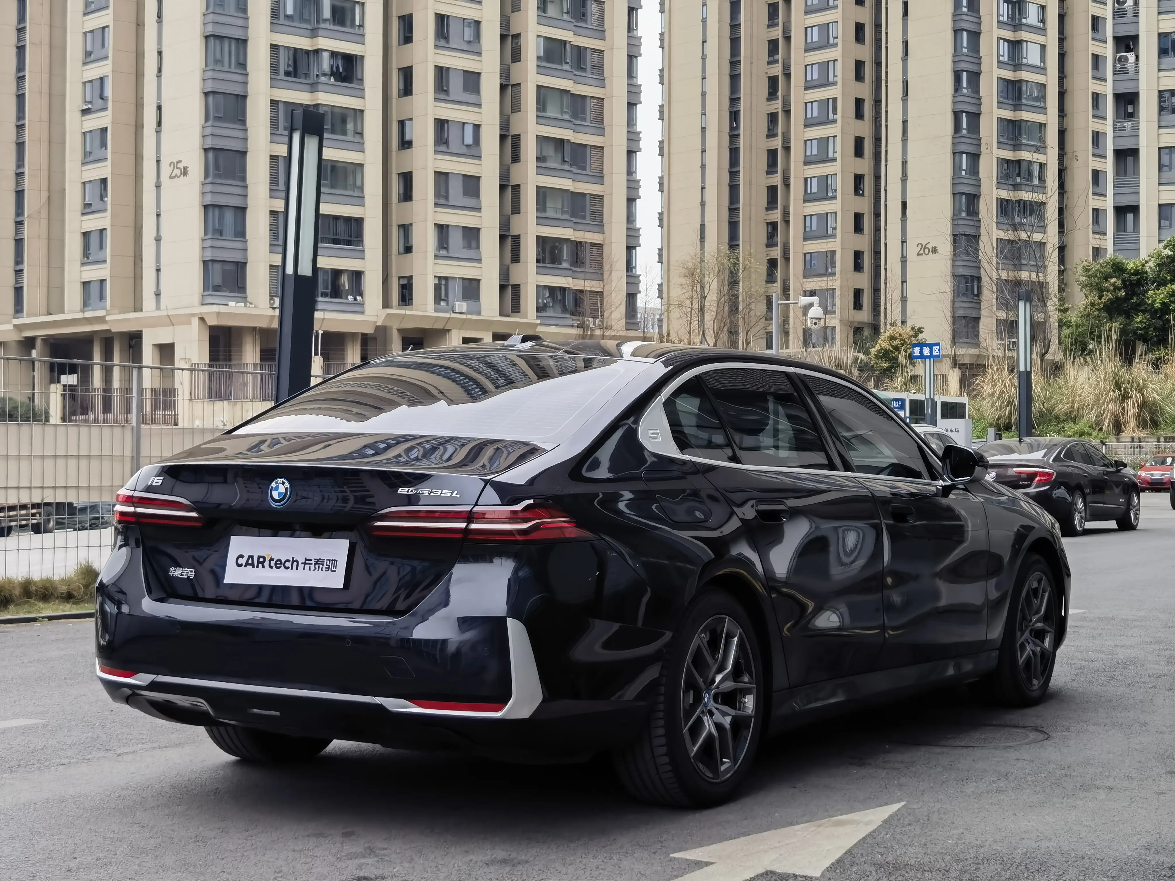 BMW i5  из Китая