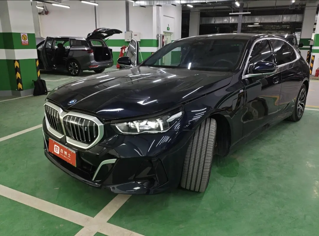 BMW i5  из Китая