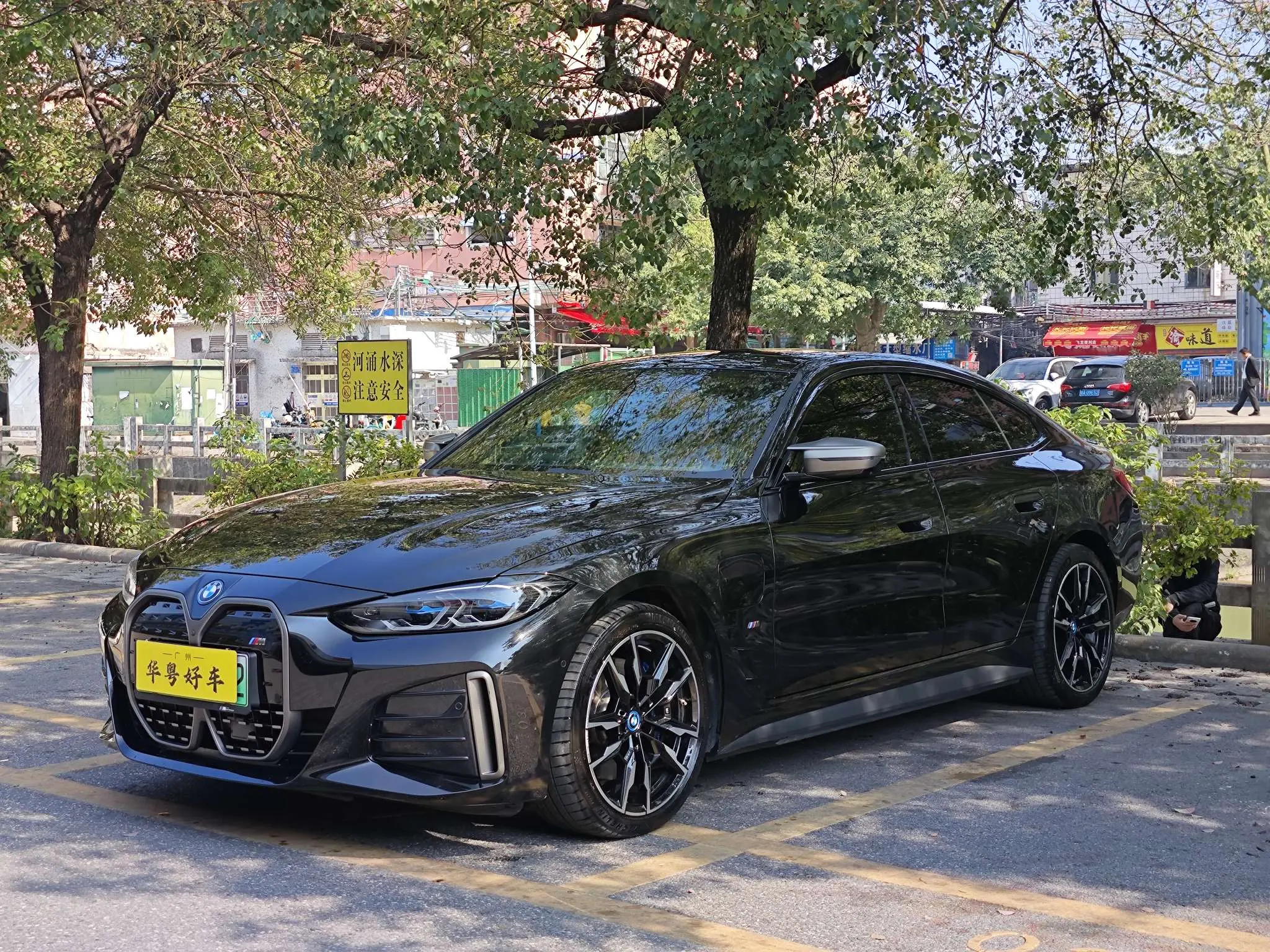 BMW i4  из Китая