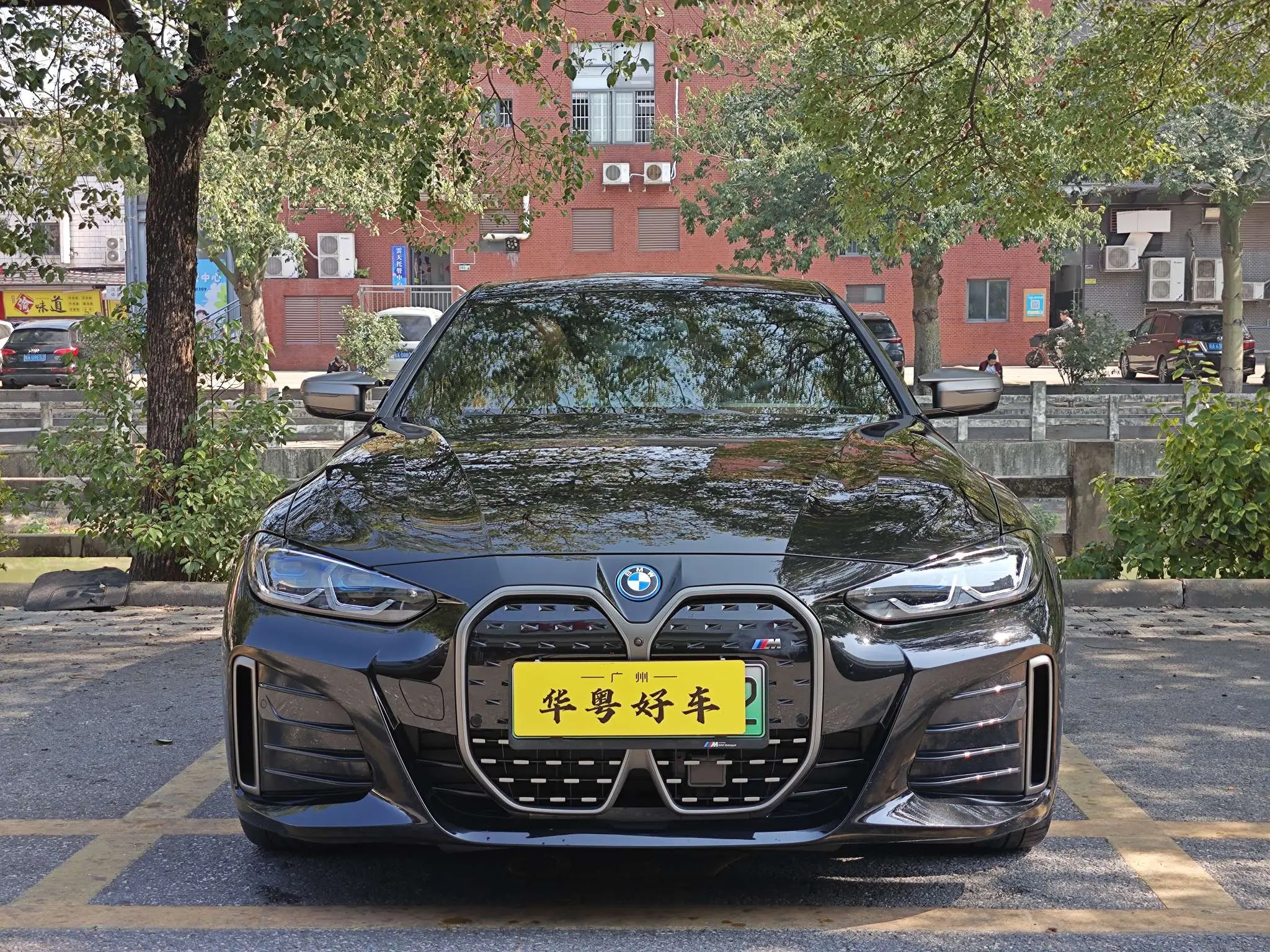 BMW i4  из Китая